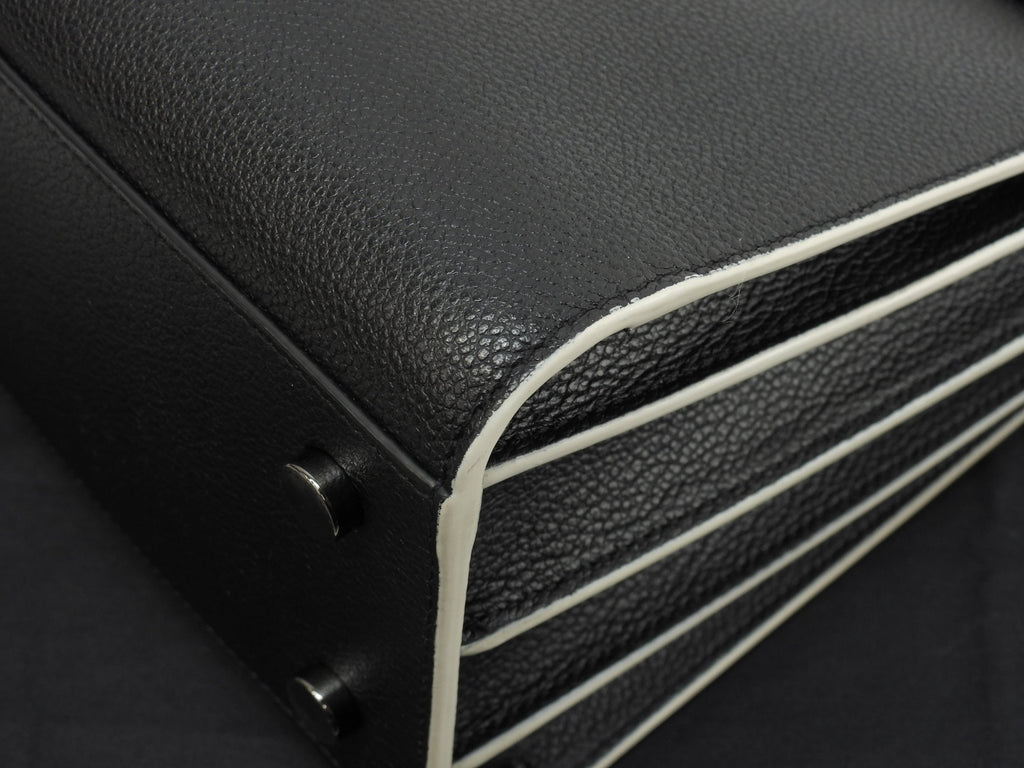 Borsa a mano Saint Laurent Sac de Jour Baby YSL in pelle bianco e nero con tracolla, come nuova @ 88