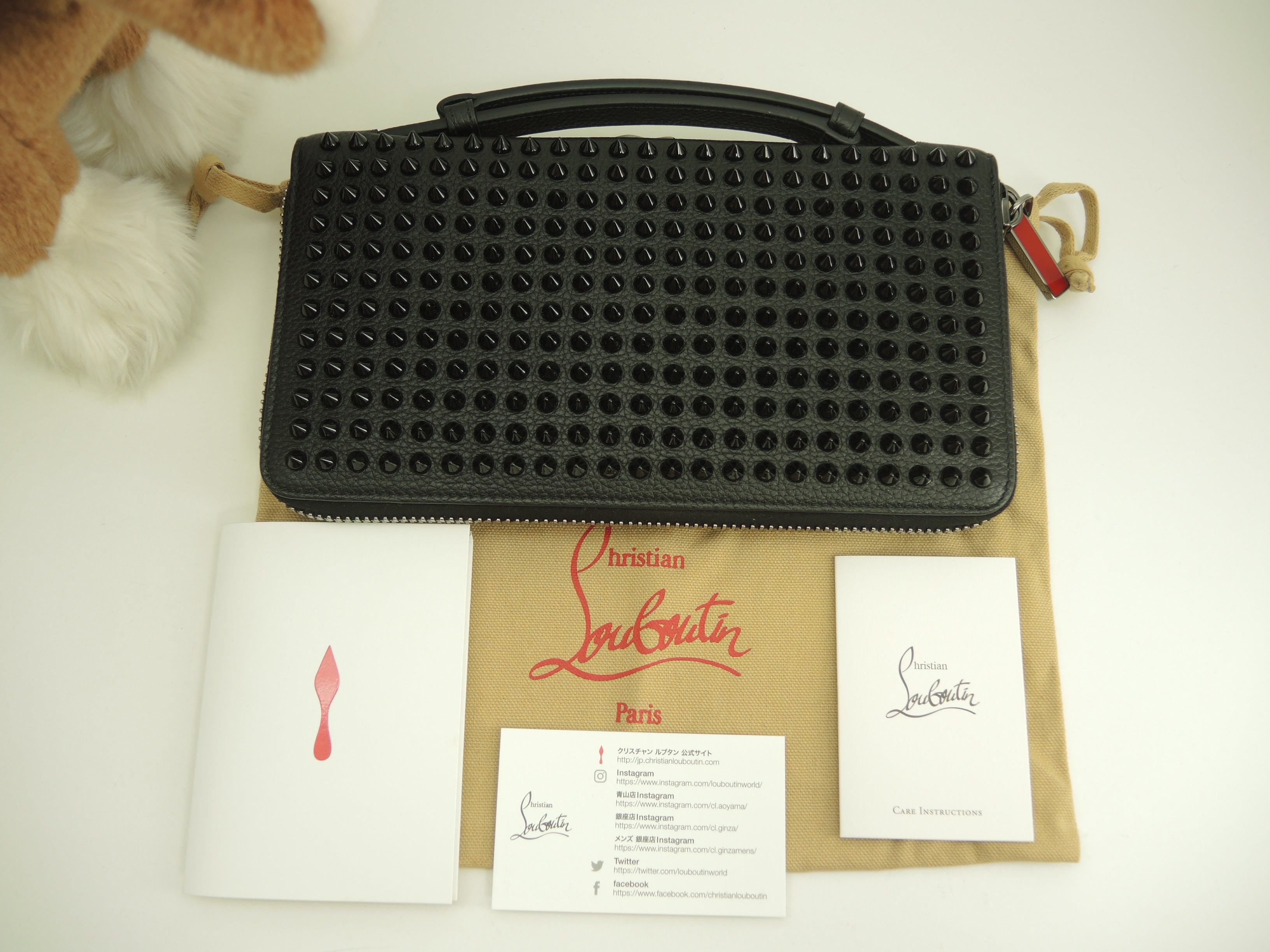 Christian Louboutin Portafoglio lungo XL in pelle nera con cerniera da uomo con impugnatura a 50