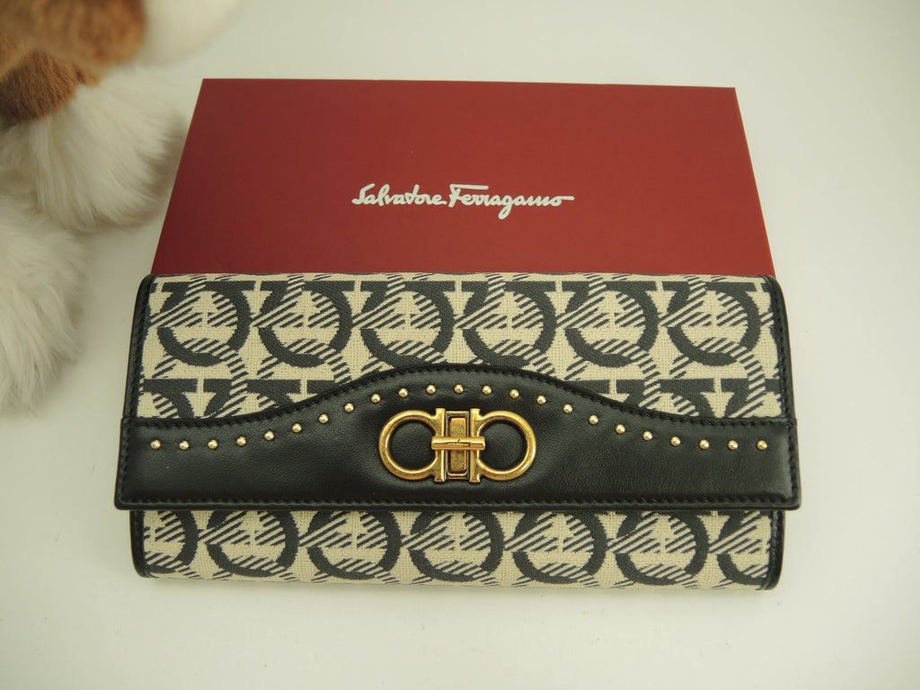 Salvatore Ferragamo Portafoglio lungo Gancini in pelle bianco/nero portafoglio a due ante mai usato @ 17