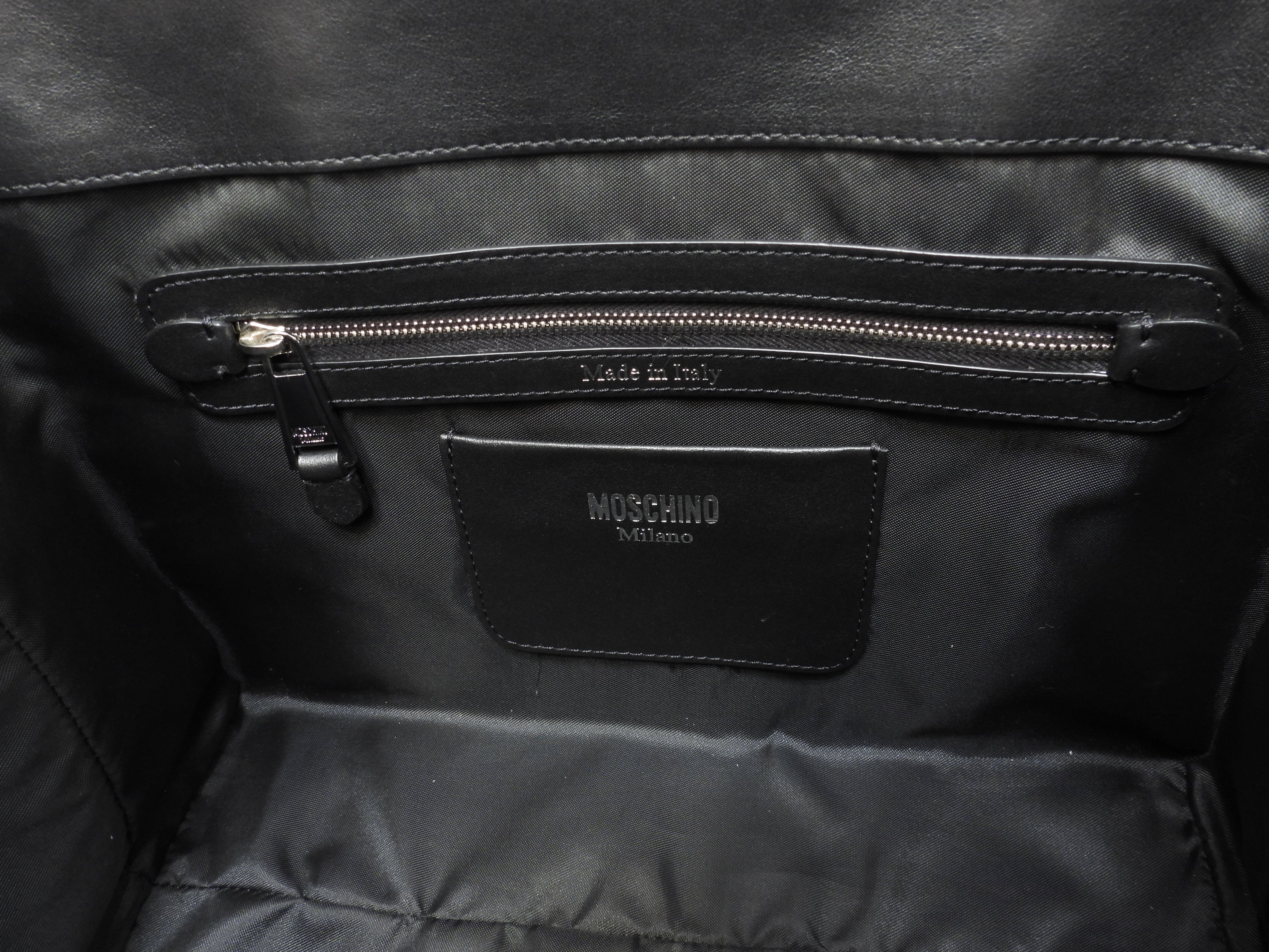 Moschino borsa shopper piccola in pelle nera con logo borchiato e tracolla, tote, @1