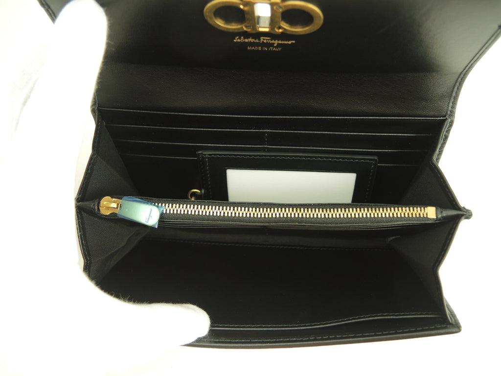 Salvatore Ferragamo Portafoglio lungo Gancini in pelle bianco/nero portafoglio a due ante mai usato @ 17