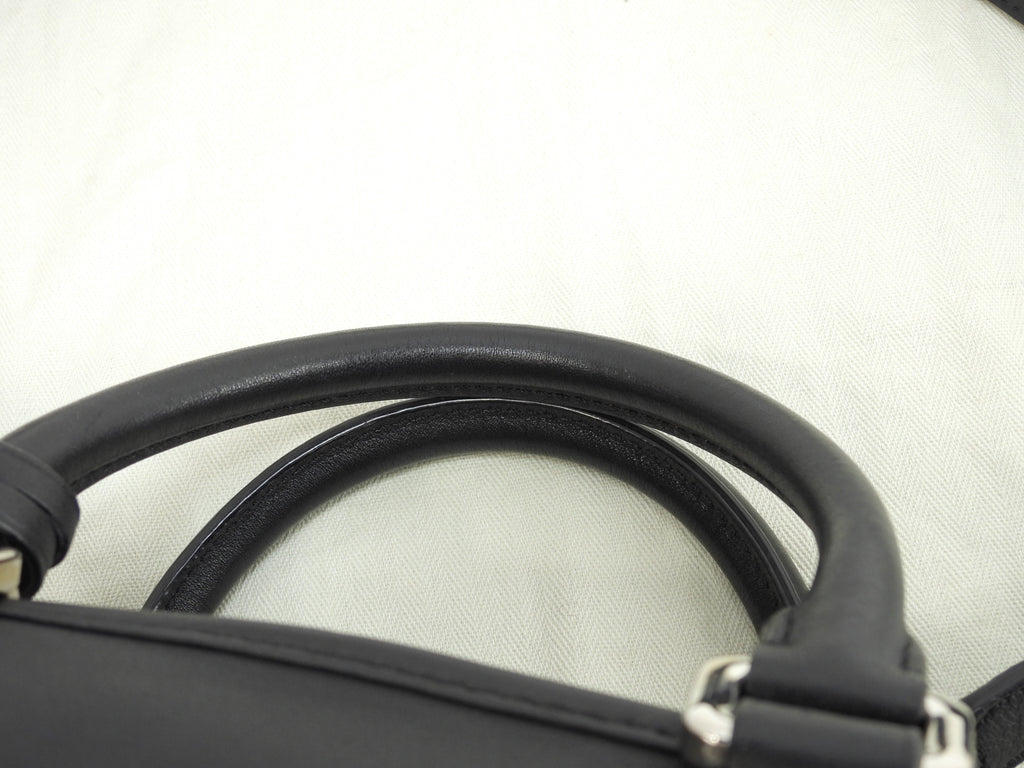 LOEWE Amazona 28 con tracolla in pelle liscia nera borsa a mano hardware argento in condizioni eccellenti@471705