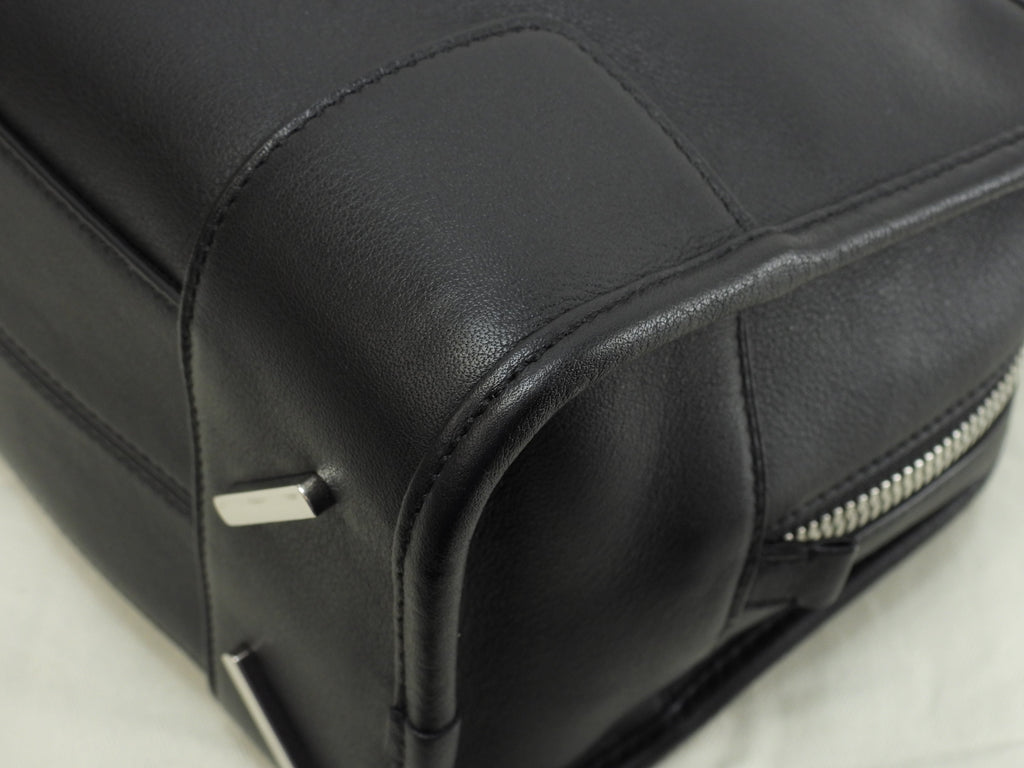 LOEWE Amazona 28 con tracolla in pelle liscia nera borsa a mano hardware argento in condizioni eccellenti@471705