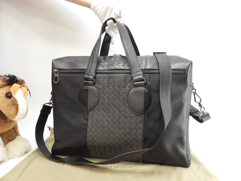 Bottega Veneta ventiquattrore con tracolla in pelle Intrecciato grigio-nera portadocumenti @B03641856K