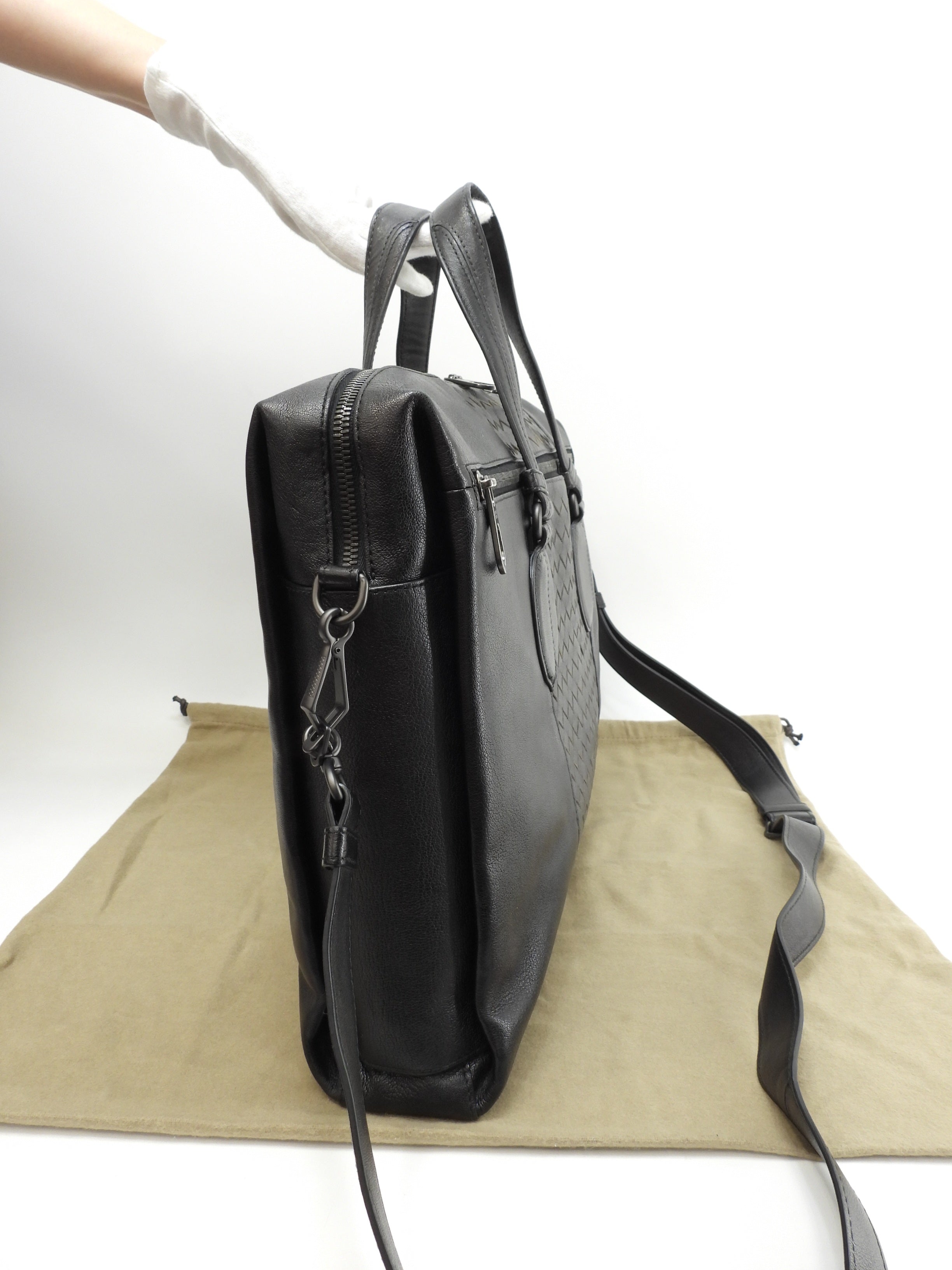 Bottega Veneta ventiquattrore con tracolla in pelle Intrecciato grigio-nera portadocumenti @B03641856K