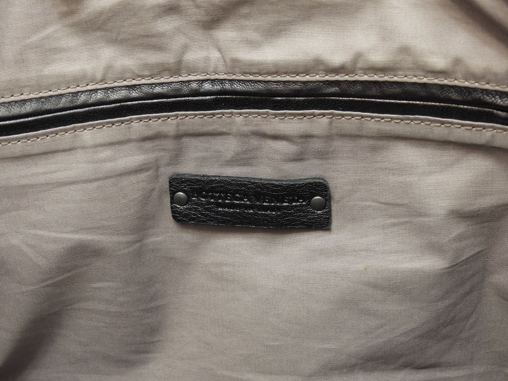 Bottega Veneta ventiquattrore con tracolla in pelle Intrecciato grigio-nera portadocumenti @B03641856K