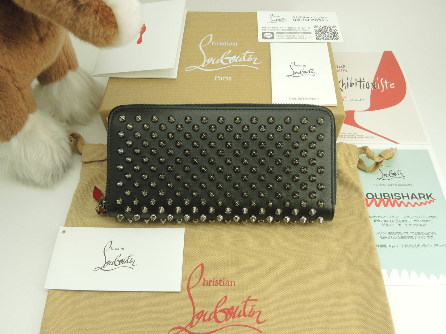 Christian Louboutin portafoglio lungo con borchie argentate in pelle nera Panettone Nuovo di zecca@4