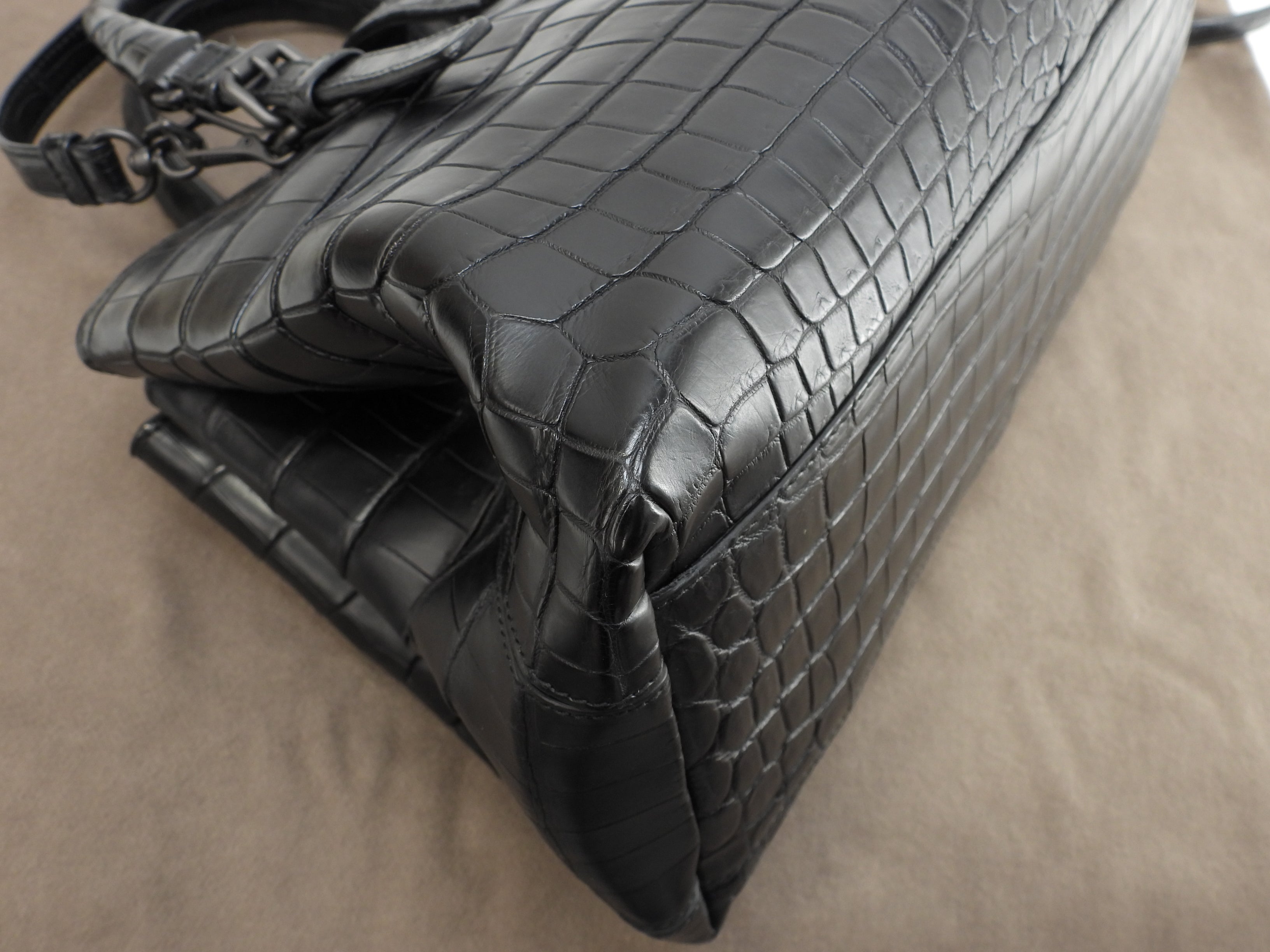Bottega Veneta Small Roma Coccodrillo Opaco Nero borsa a mano con tracolla, condizioni eccellenti @B06188041W