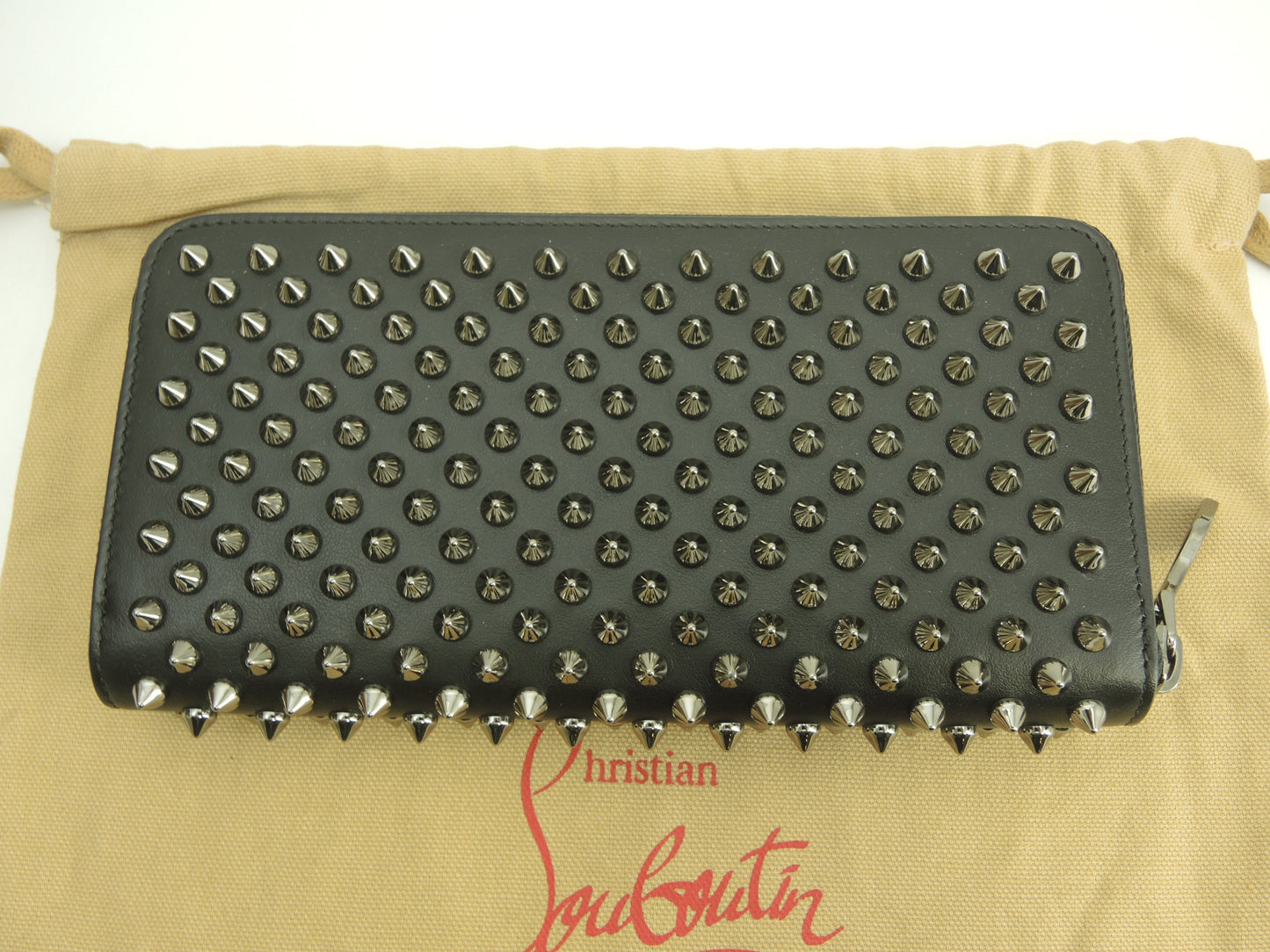 Christian Louboutin portafoglio lungo con borchie argentate in pelle nera Panettone Nuovo di zecca@4