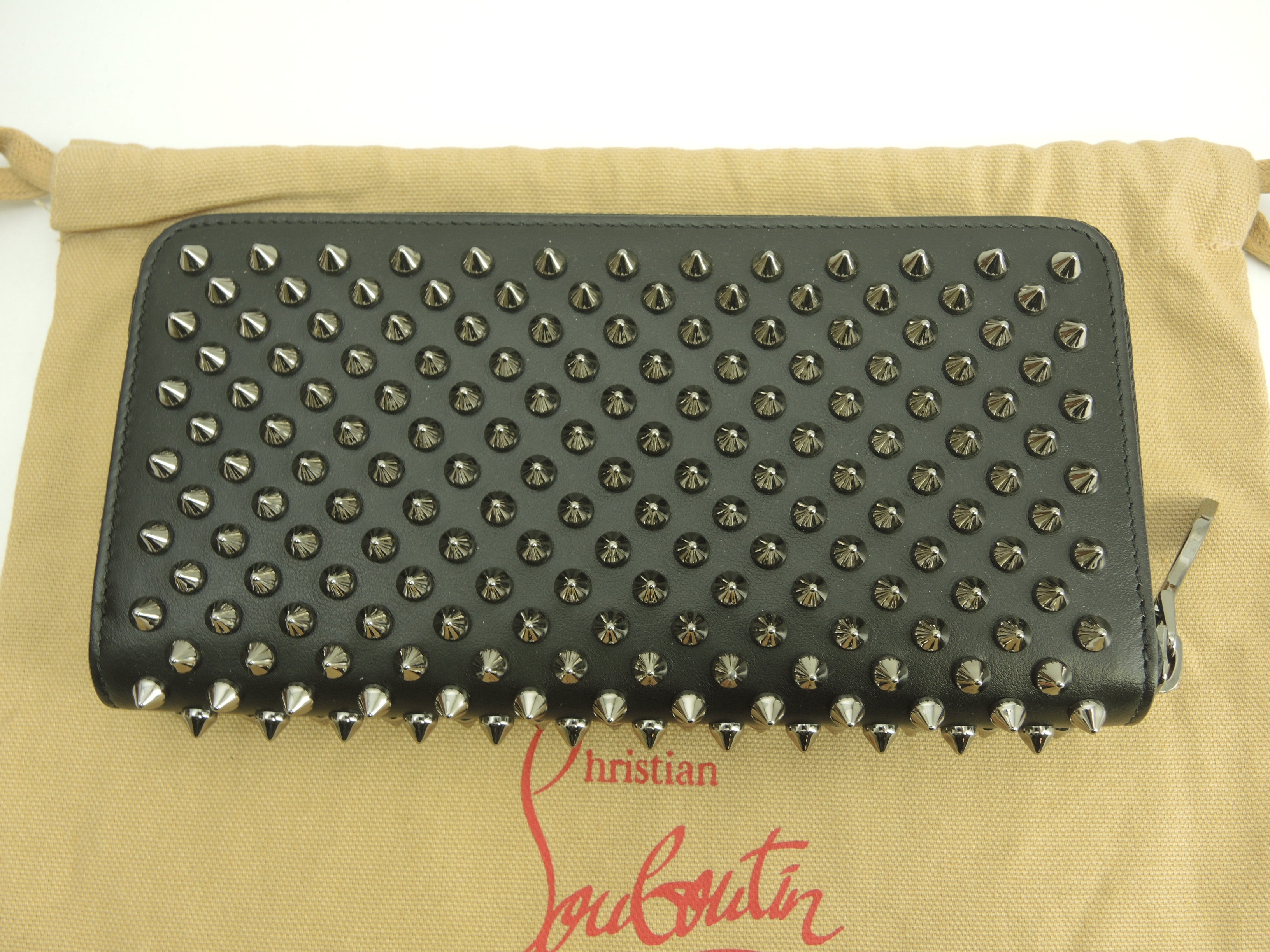 Christian Louboutin portafoglio lungo con borchie argentate in pelle nera Panettone Nuovo di zecca@4