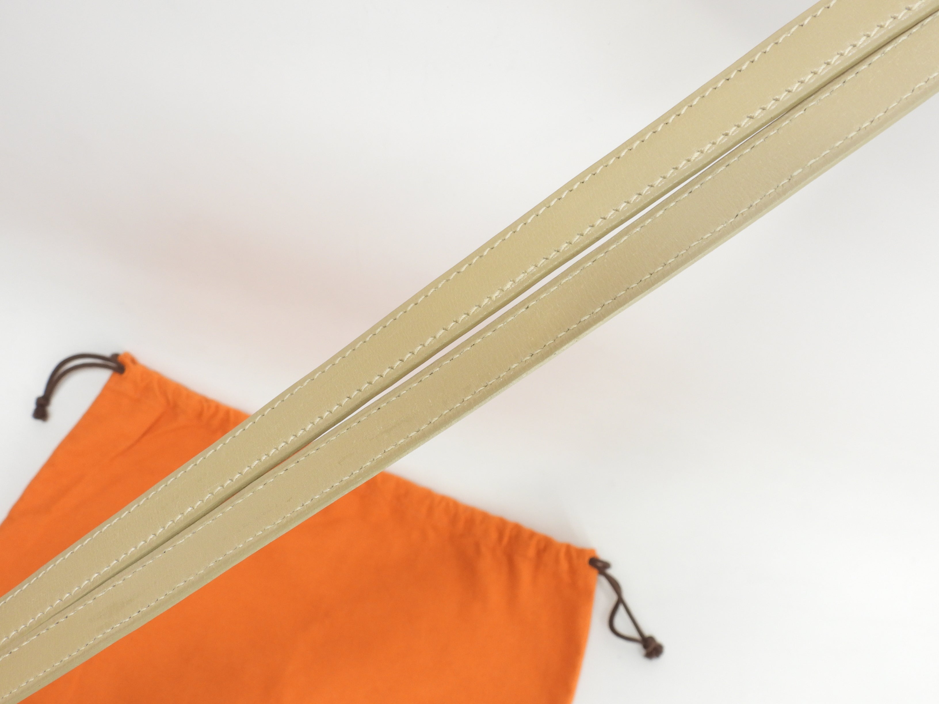 Hermès Pillow Vibrato Leather Grigio Chiaro Pochette Borsa a tracolla @□D 2