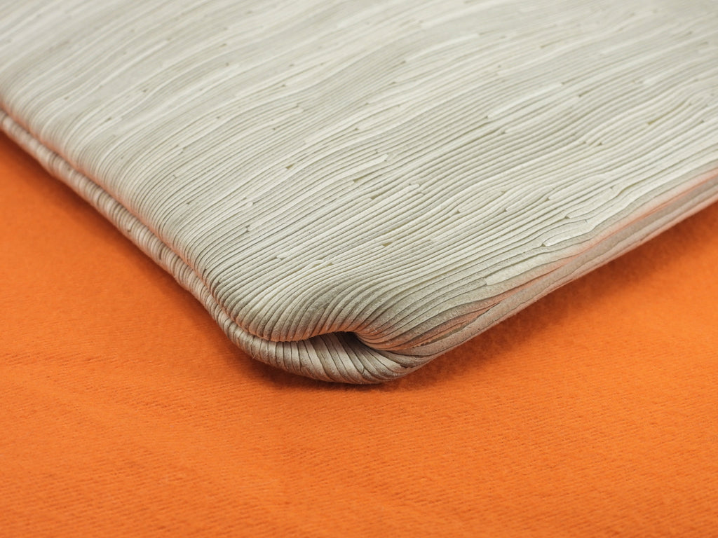 Hermès Pillow Vibrato Leather Grigio Chiaro Pochette Borsa a tracolla @□D 2