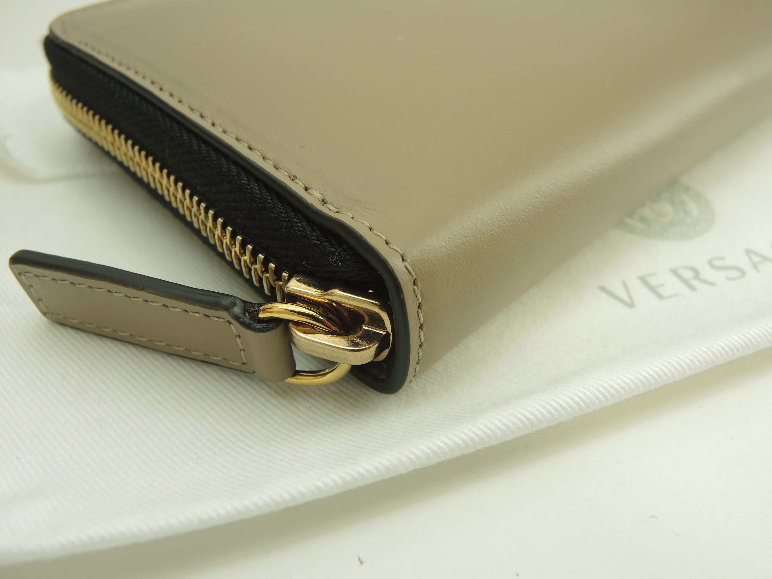 Versace Portafoglio lungo Medusa in pelle grigia con cerniera perimetrale nuovo@ 12