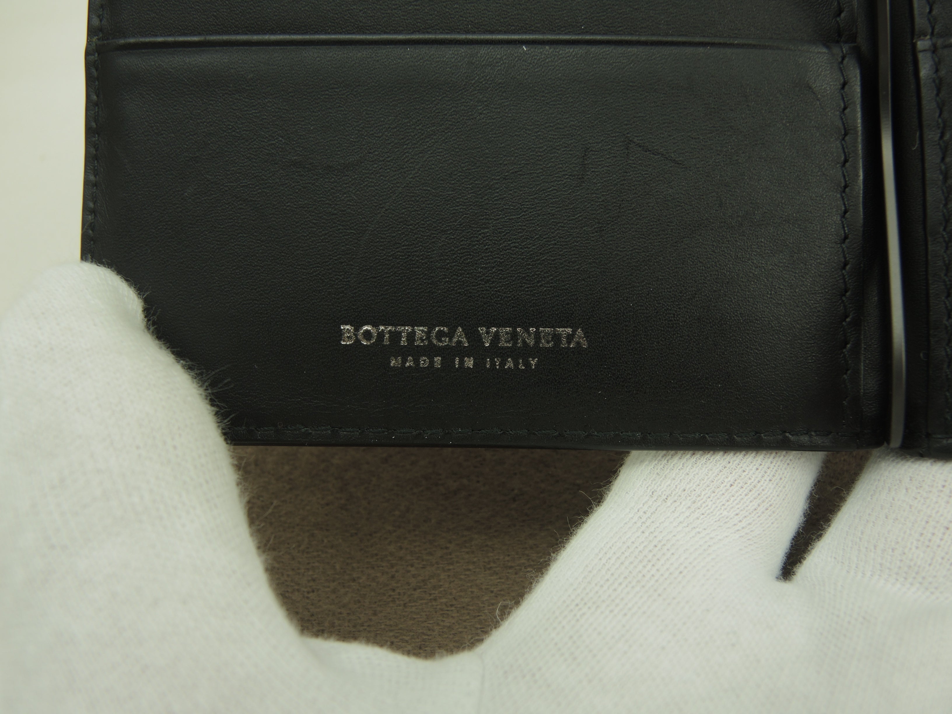 Bottega Veneta - Portafoglio con clip portabanconote, in pelle nera Intrecciato, scomparti per carte di credito e banconote @S01964108H