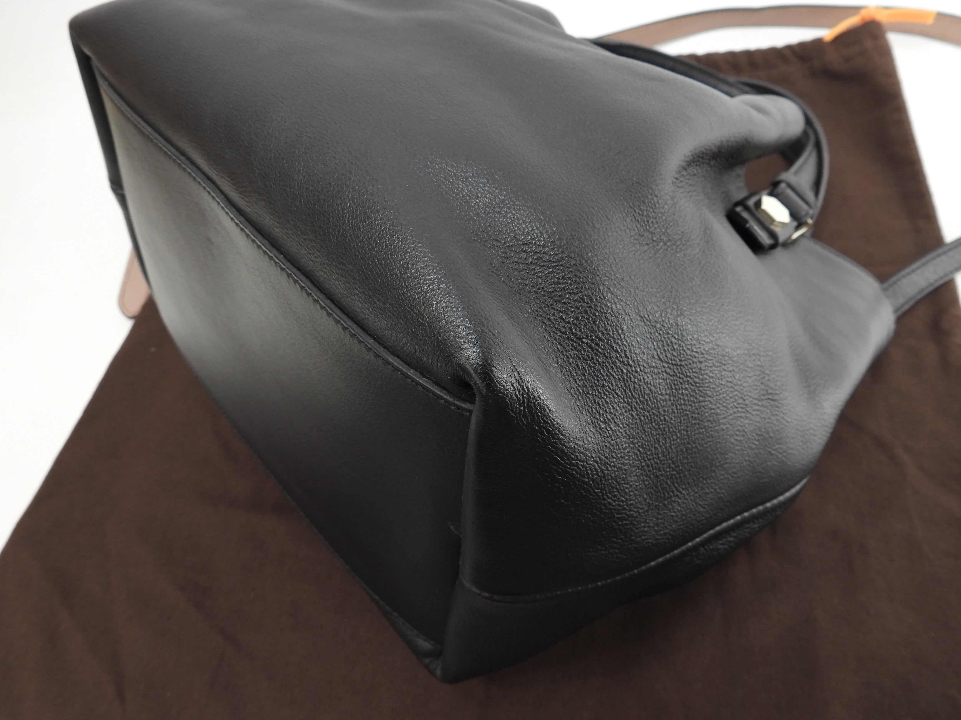 Tod's Mini Tote Bag in pelle nera, con tracolla, borsa a mano in ottime condizioni@4B33