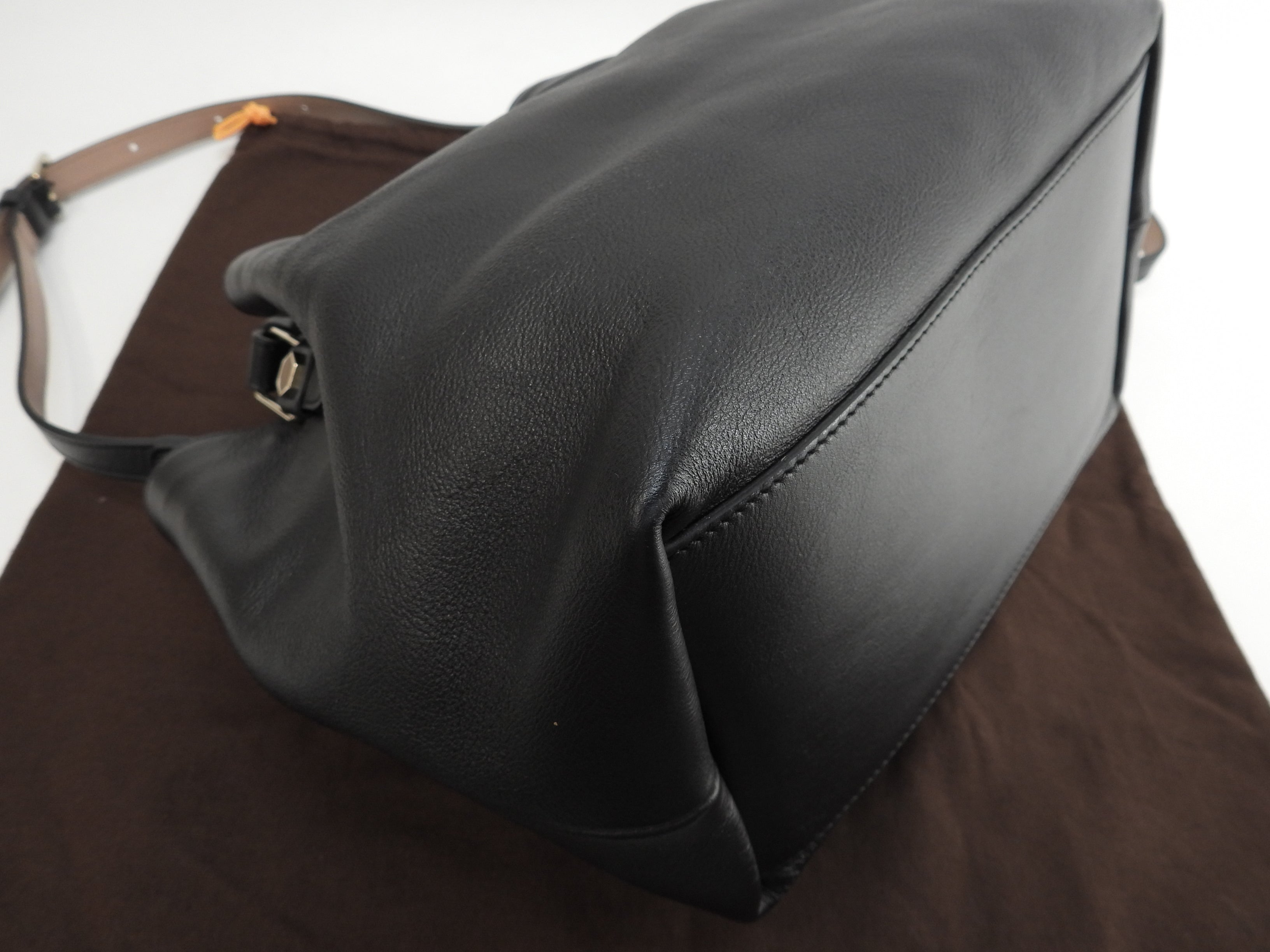 Tod's Mini Tote Bag in pelle nera, con tracolla, borsa a mano in ottime condizioni@4B33