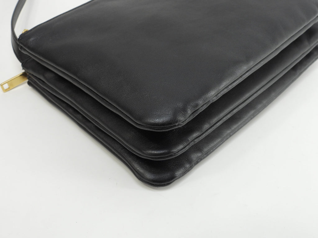 Celine Trio Small in pelle nera con hardware dorato, pochette a tracolla @U-AT-0189