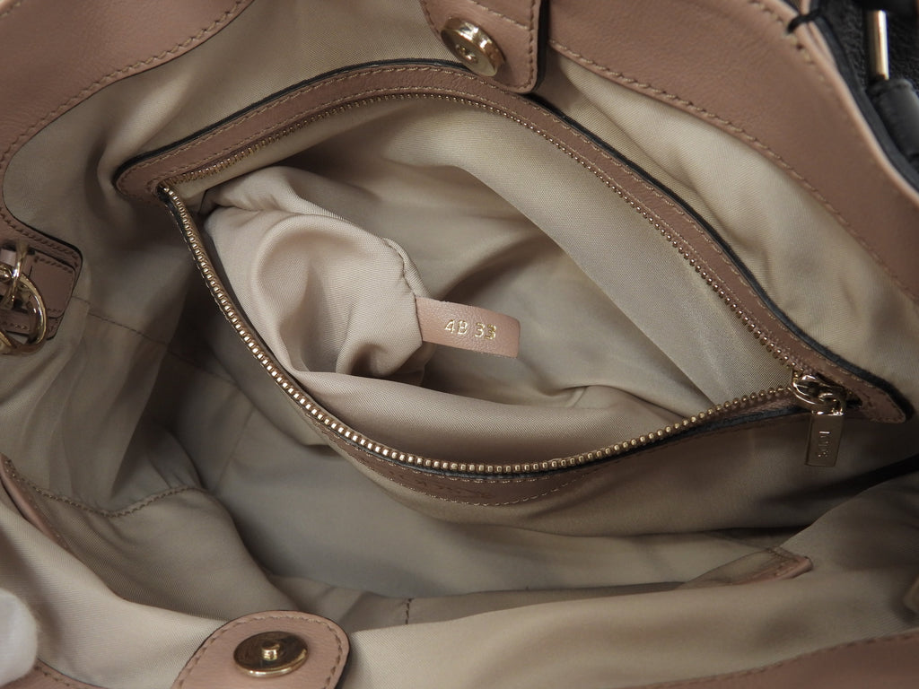 Tod's Mini Tote Bag in pelle nera, con tracolla, borsa a mano in ottime condizioni@4B33