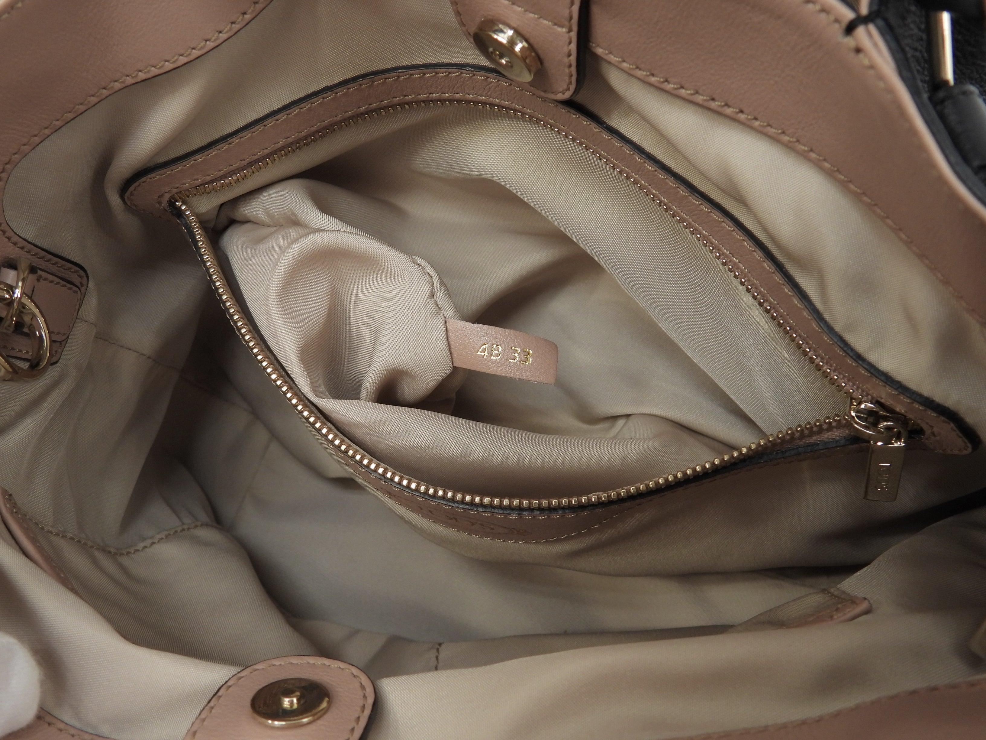 Tod's Mini Tote Bag in pelle nera, con tracolla, borsa a mano in ottime condizioni@4B33