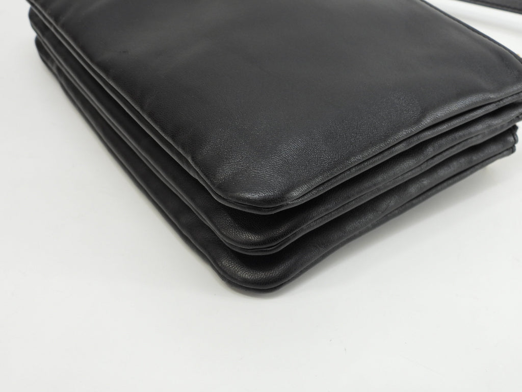 Celine Trio Small in pelle nera con hardware dorato, pochette a tracolla @U-AT-0189