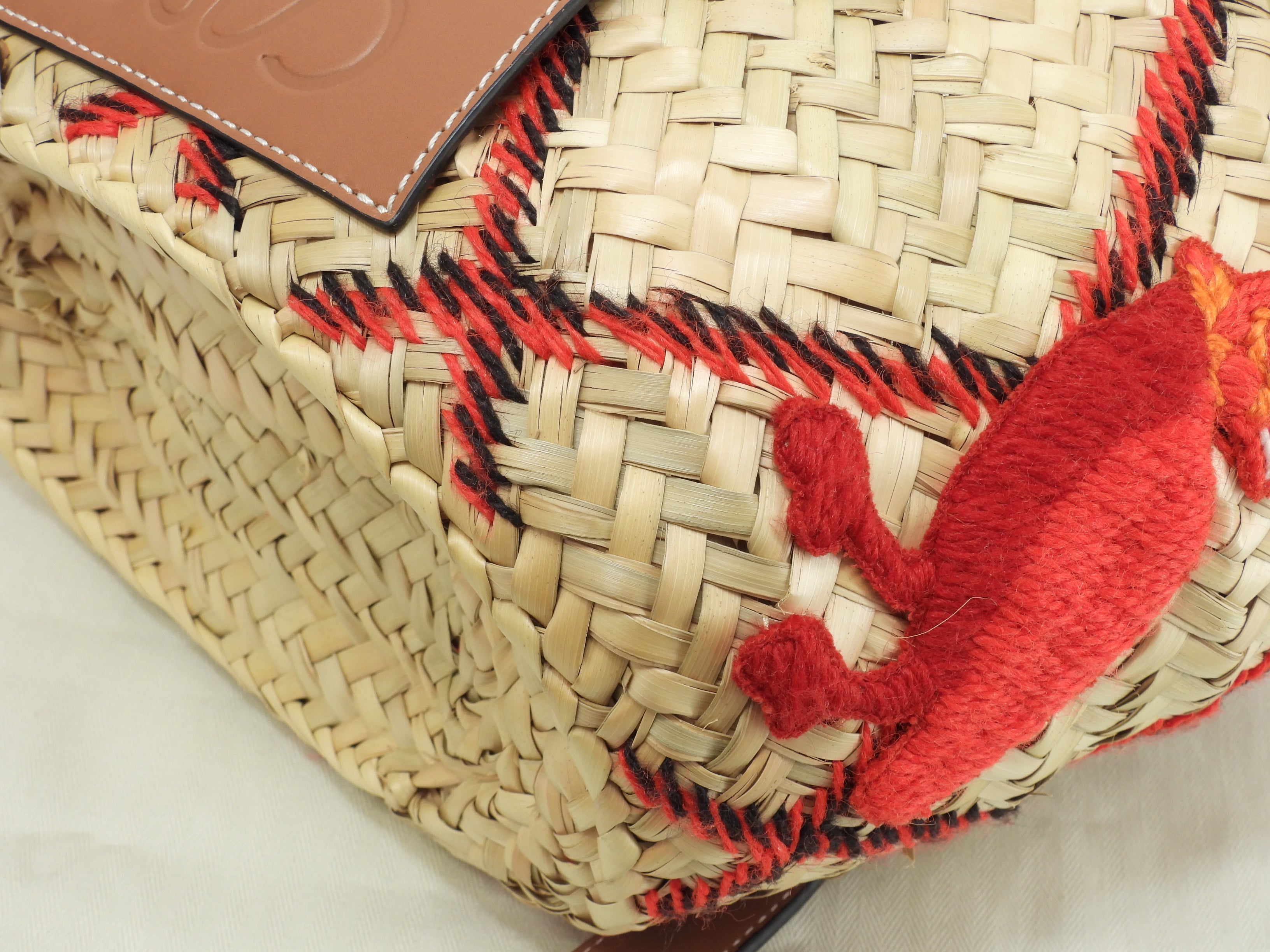 Loewe borsa Basket piccola Animal naturale/Tan rossa a mano borsa di paglia mai usata@412018
