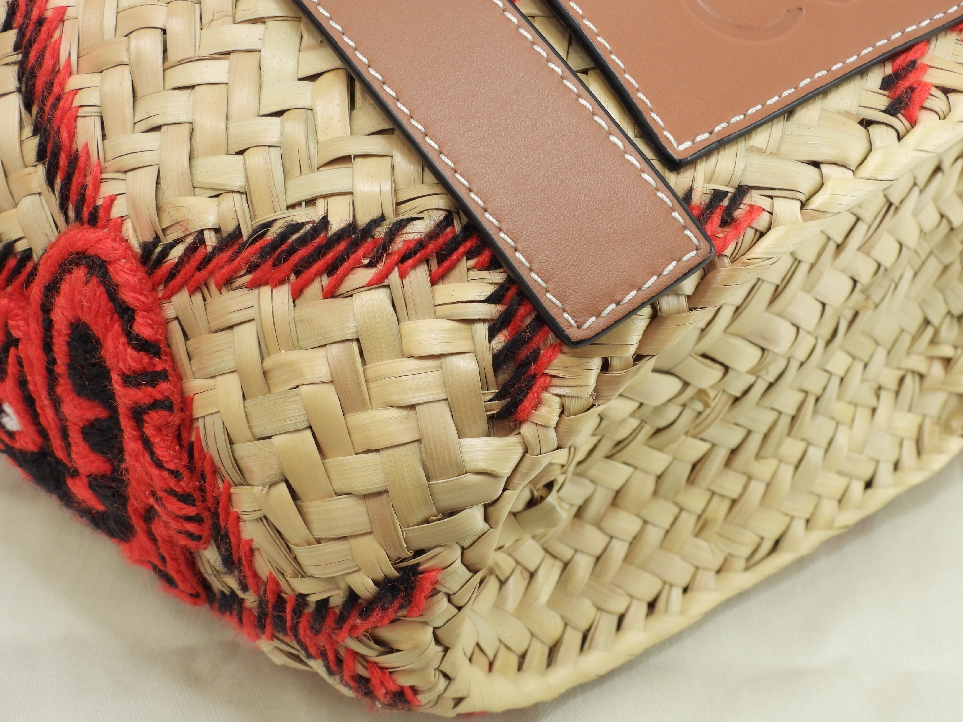 Loewe borsa Basket piccola Animal naturale/Tan rossa a mano borsa di paglia mai usata@412018