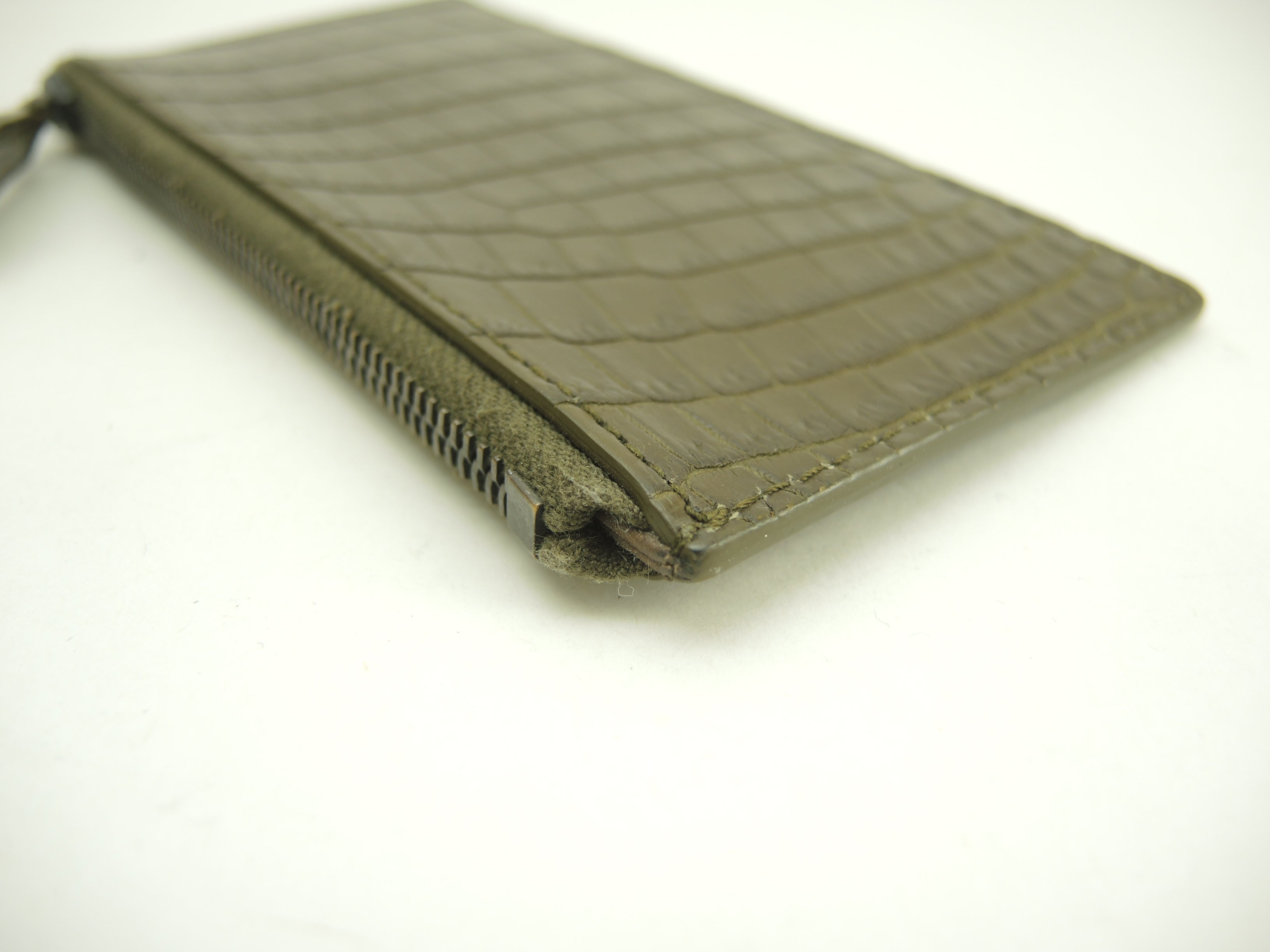 Bottega Veneta - Portacarte con portamonete in coccodrillo, color kaki @P0043407R