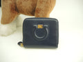 Salvatore Ferragamo Portafoglio compatto Gancini in pelle blu navy con zip piccole@ 18
