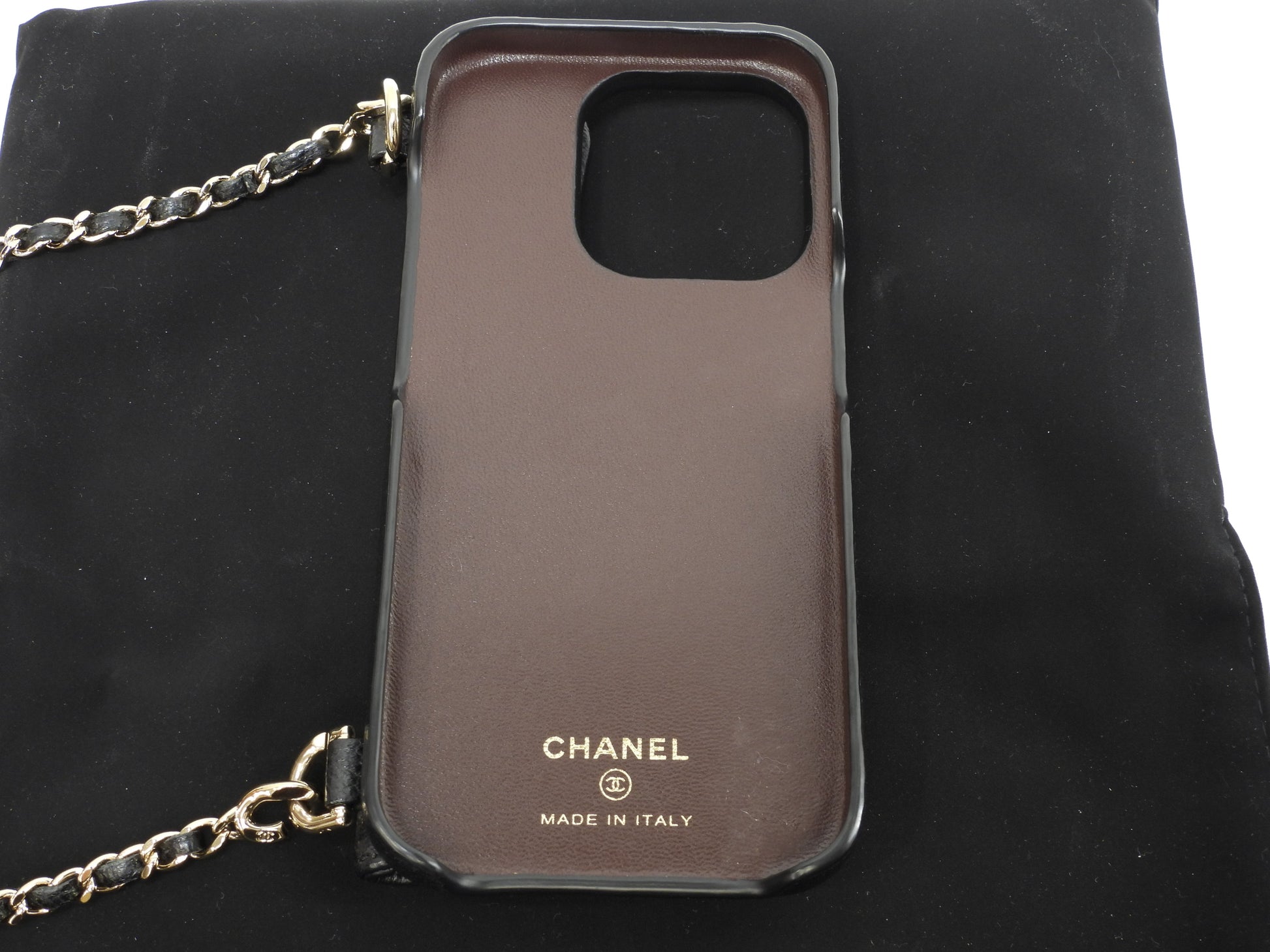 シャネル iphone14proケース キャビア黒 ストラップ付カバー 美品@ 1