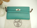 Hermès Portafoglio lungo Kelly, pelle di capra Chèvre, Blue Paon, portafoglio bi-fold, hardware in argento @X