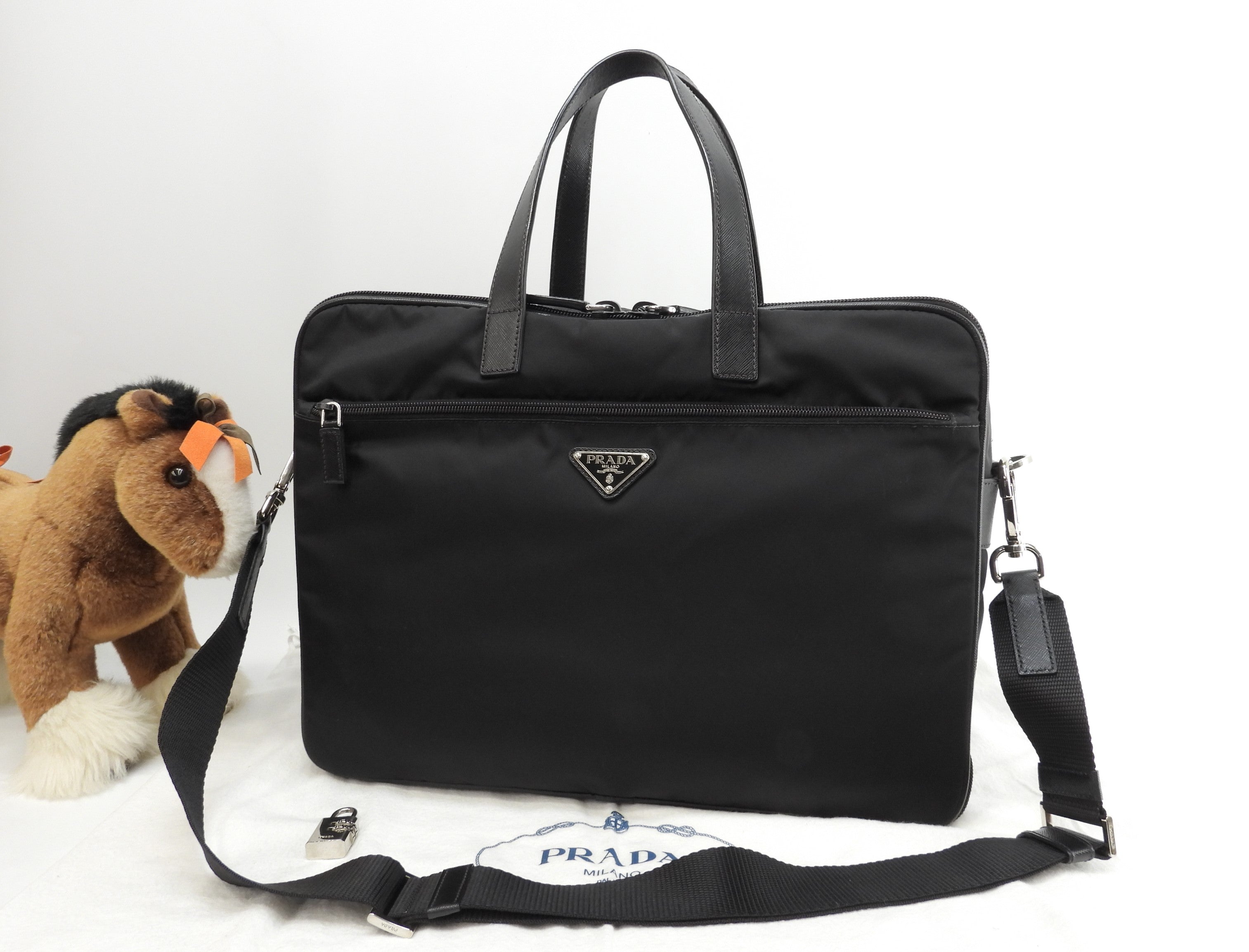 Borsello Prada grande in pelle Saffiano/nylon nero con portadocumenti con cerniera@165 3
