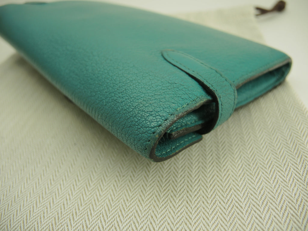 Hermès Portafoglio lungo Kelly, pelle di capra Chèvre, Blue Paon, portafoglio bi-fold, hardware in argento @X