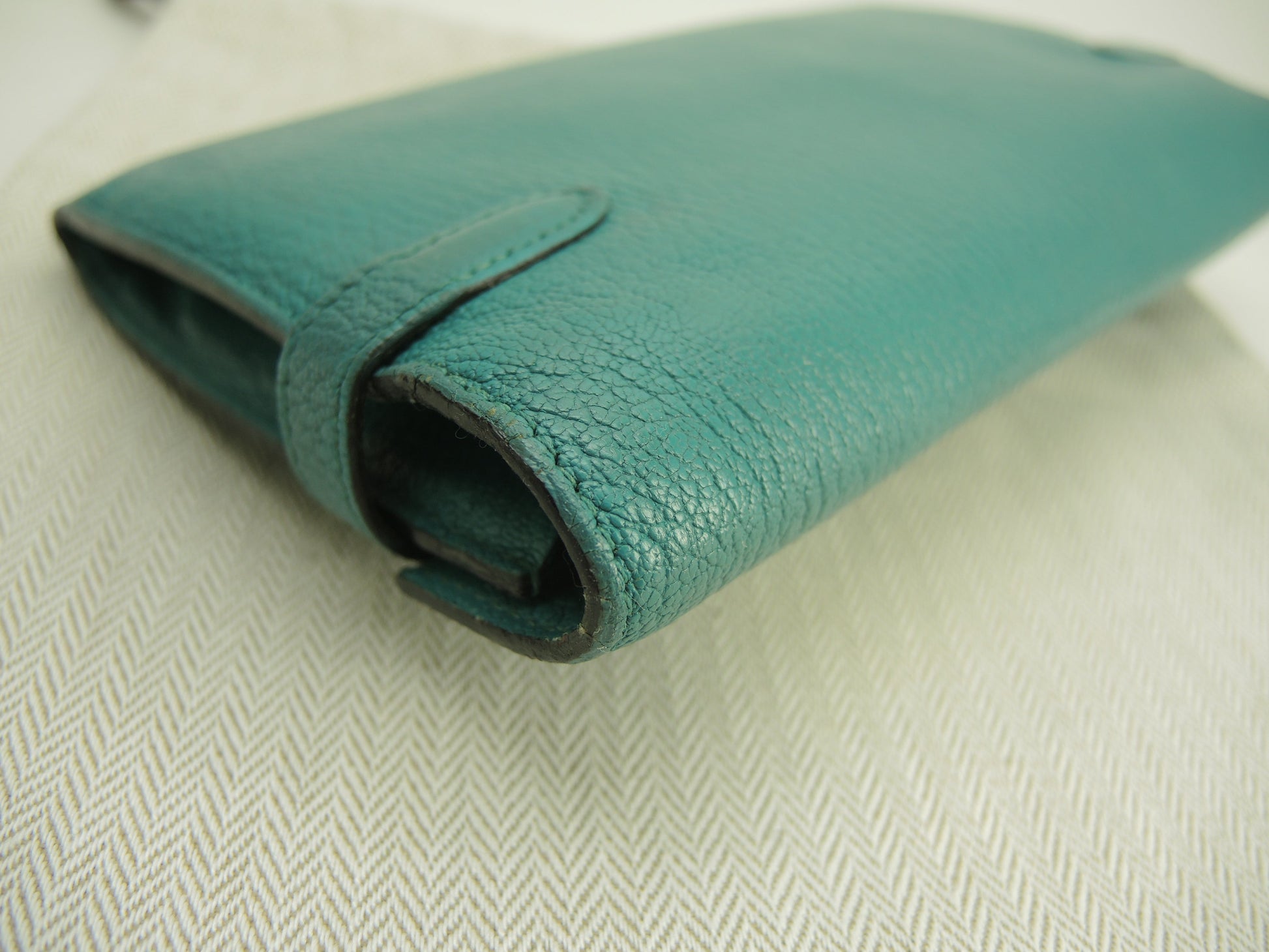 Hermès Portafoglio lungo Kelly, pelle di capra Chèvre, Blue Paon, portafoglio bi-fold, hardware in argento @X