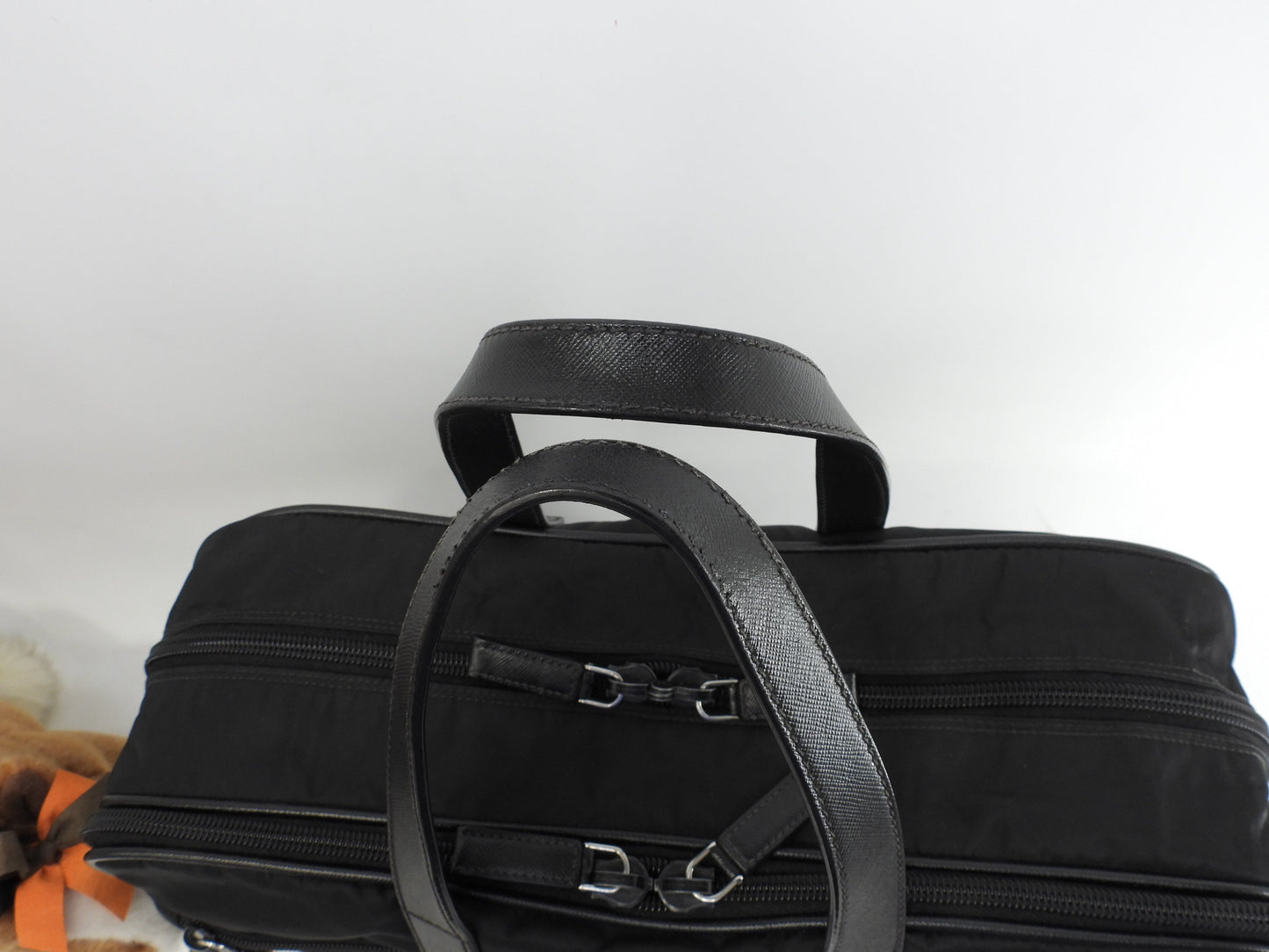 Borsello Prada grande in pelle Saffiano/nylon nero con portadocumenti con cerniera@165 3