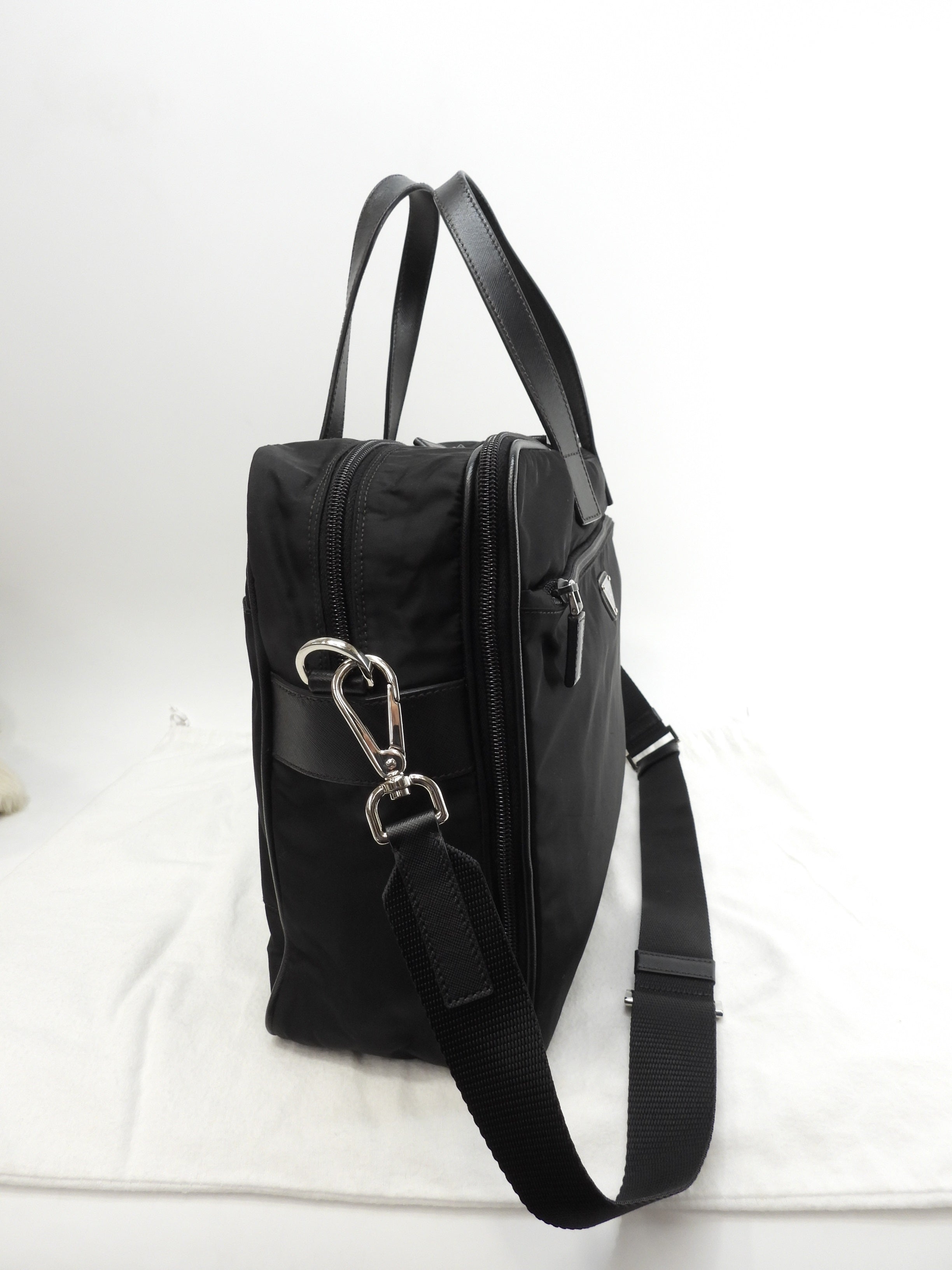 Borsello Prada grande in pelle Saffiano/nylon nero con portadocumenti con cerniera@165 3
