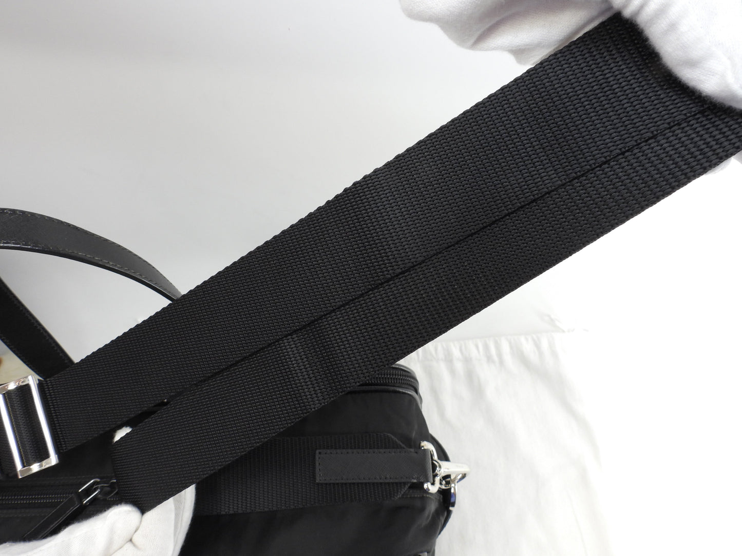 Borsello Prada grande in pelle Saffiano/nylon nero con portadocumenti con cerniera@165 3