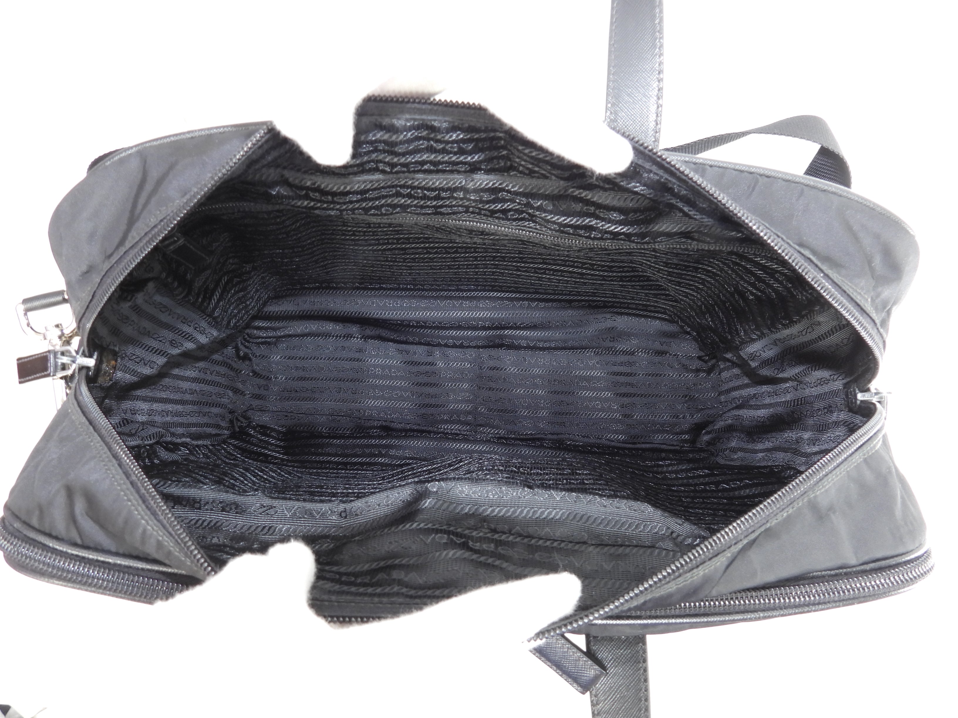 Borsello Prada grande in pelle Saffiano/nylon nero con portadocumenti con cerniera@165 3