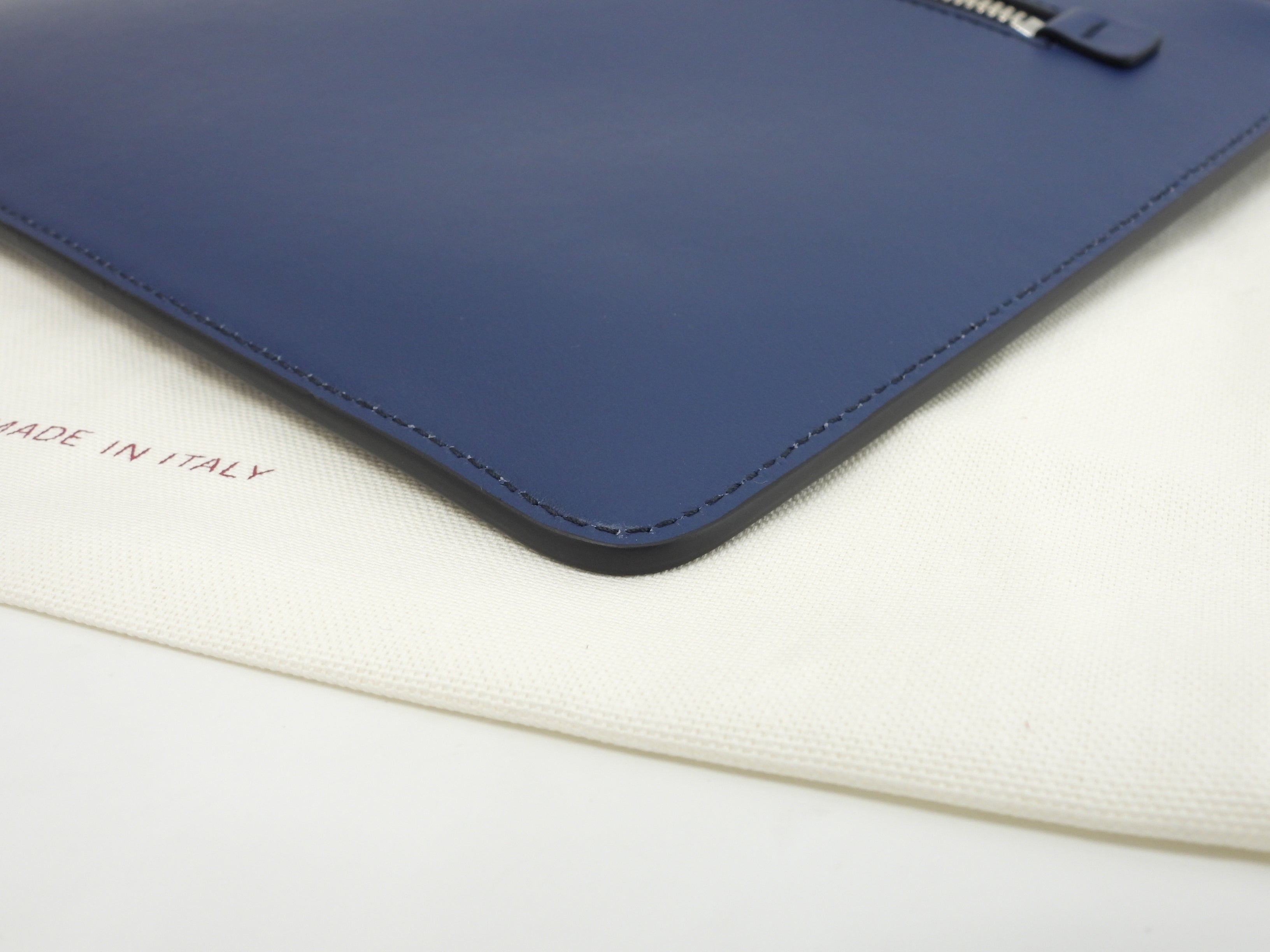 Salvatore Ferragamo Clutch in pelle liscia blu Seconda borsa Nuova @GG-24A124