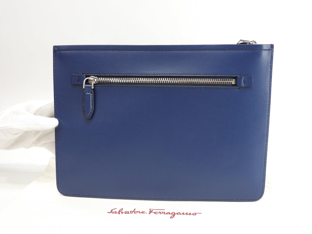 Salvatore Ferragamo Clutch in pelle liscia blu Seconda borsa Nuova @GG-24A124