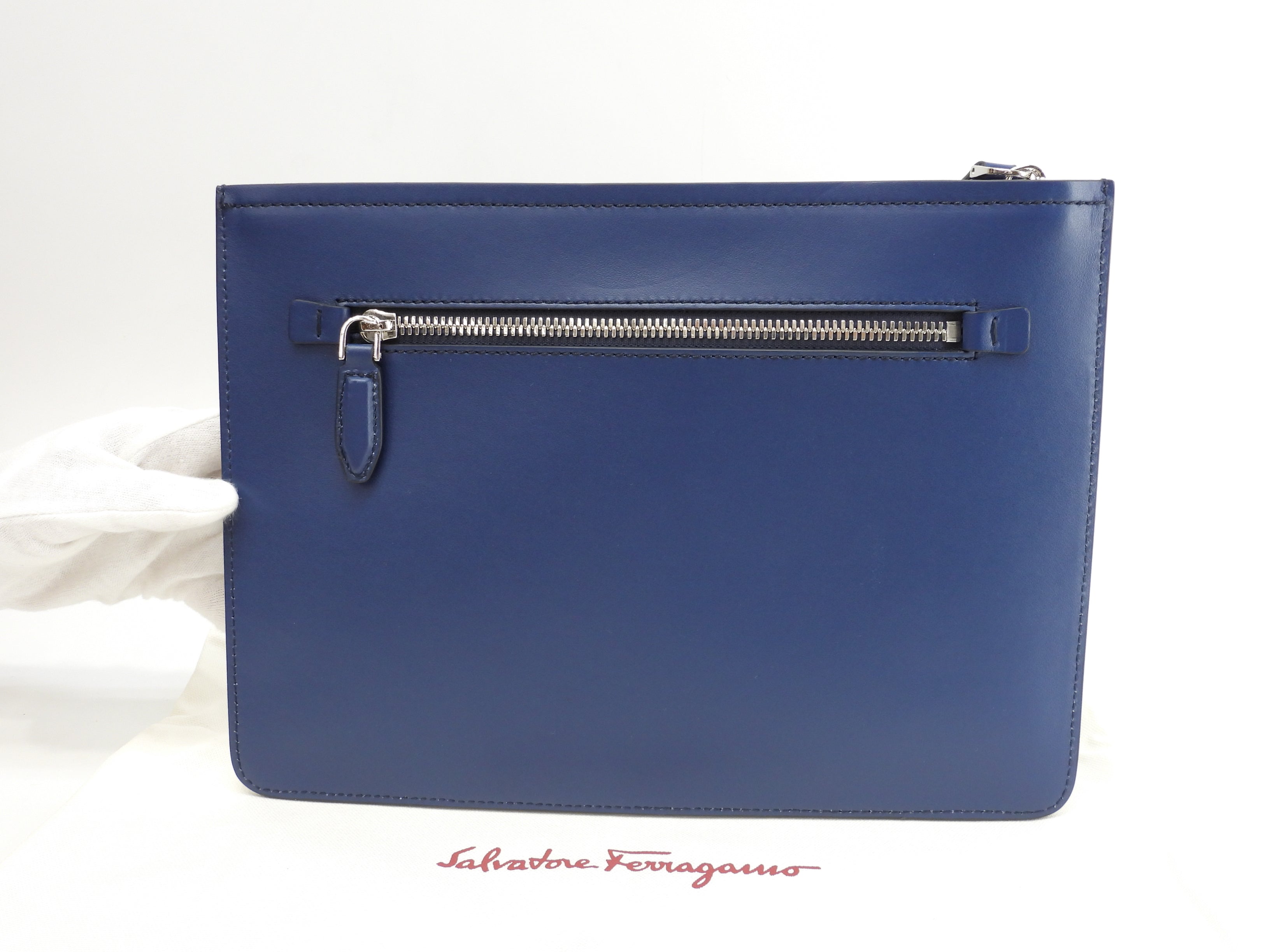 Salvatore Ferragamo Clutch in pelle liscia blu Seconda borsa Nuova @GG-24A124
