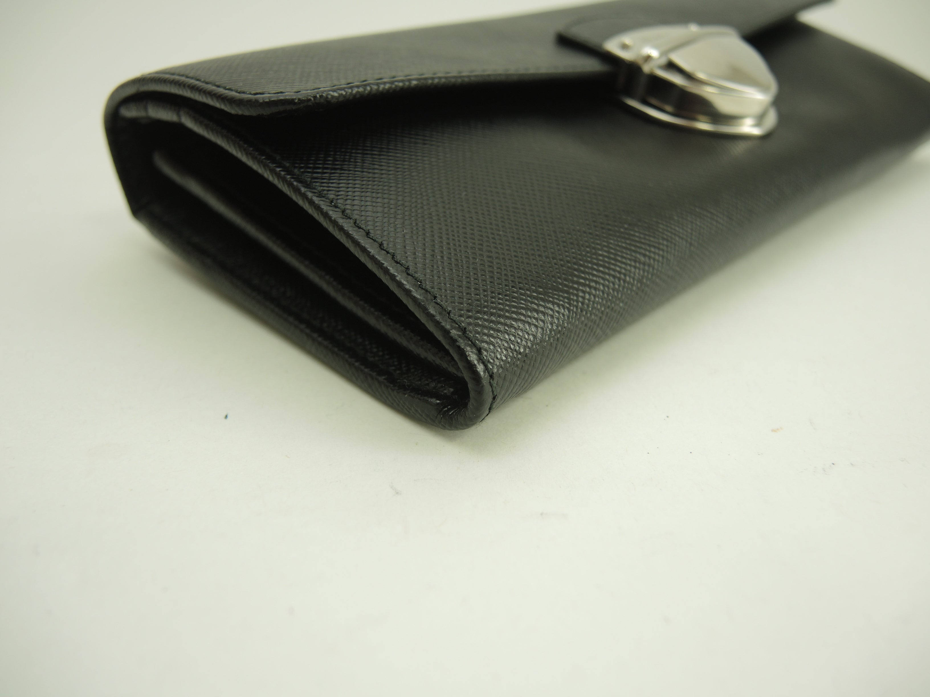 プラダ ロングウォレット サフィアーノ 黒 シルバー金具 2折長財布 未使用@107