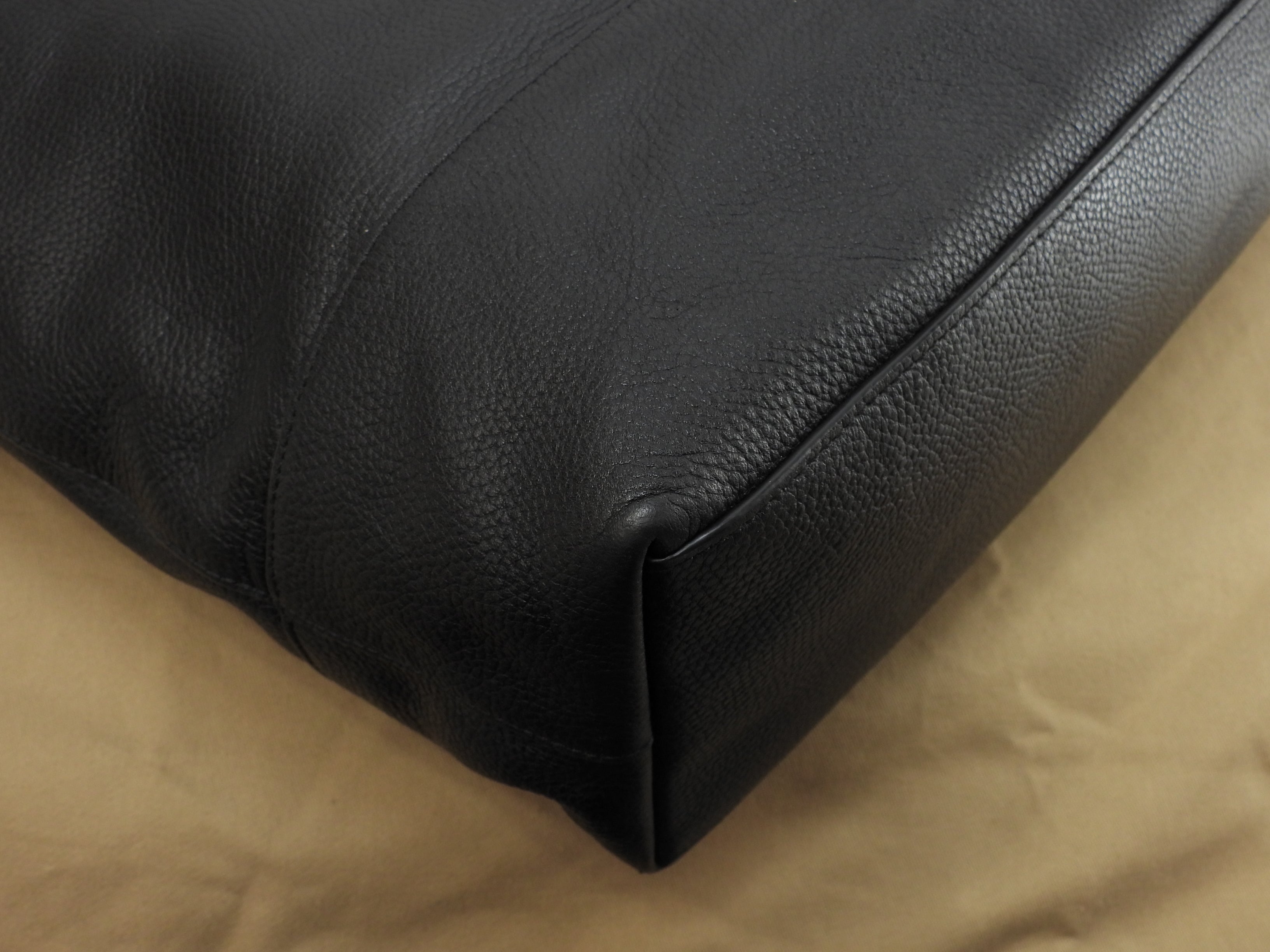 Burberry tote bag da uomo in pelle nera, con tracolla, ottimo stato @ 8