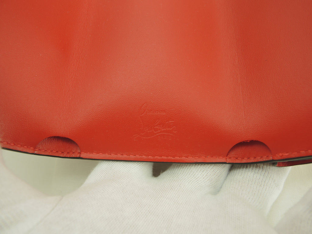 Christian Louboutin, mini portafoglio a tre ante Loubi54 in pelle verniciata rossa, portafoglio compatto, mai usato @ 1