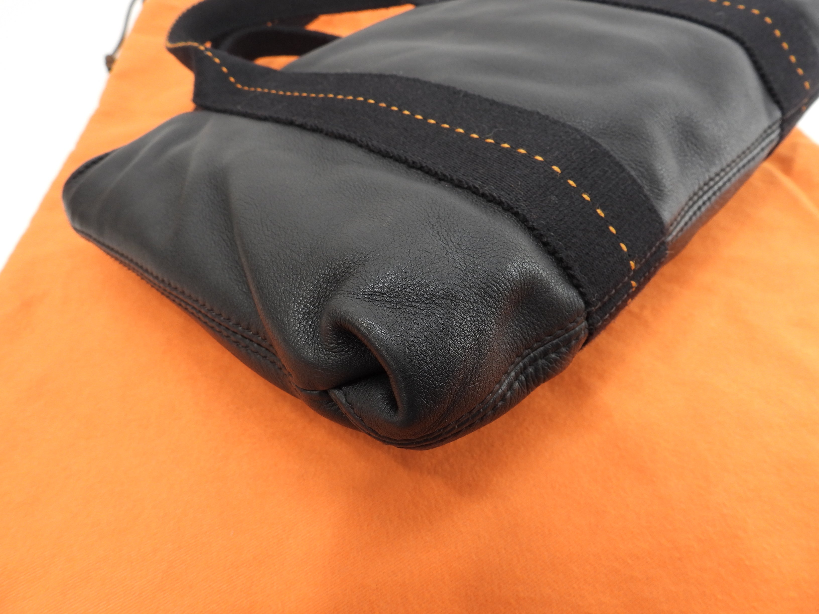 Hermès Caravan Horizontal PM in pelle nera, borsa a tracolla/borsa a mano @ 42