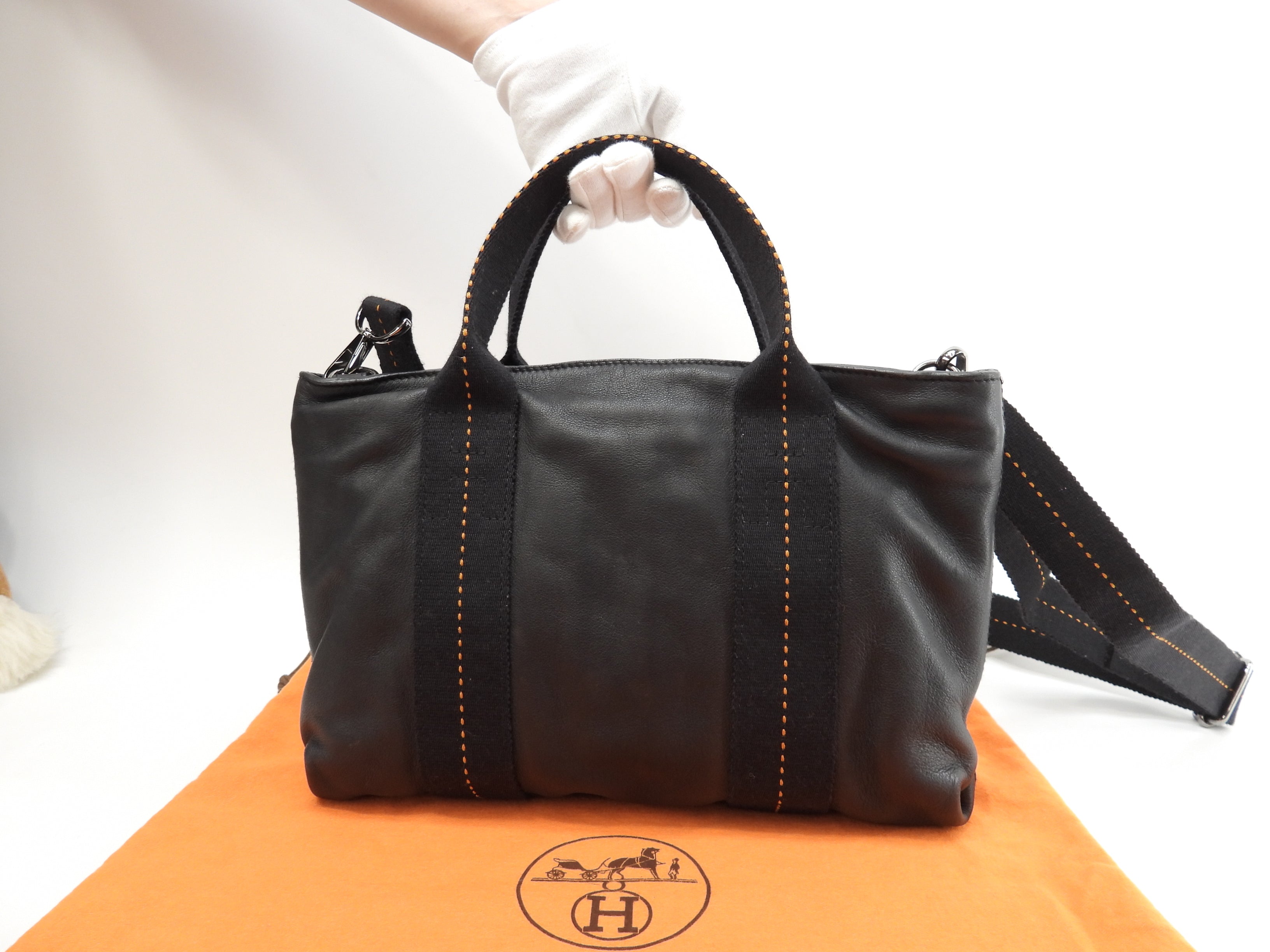 Hermès Caravan Horizontal PM in pelle nera, borsa a tracolla/borsa a mano @ 42