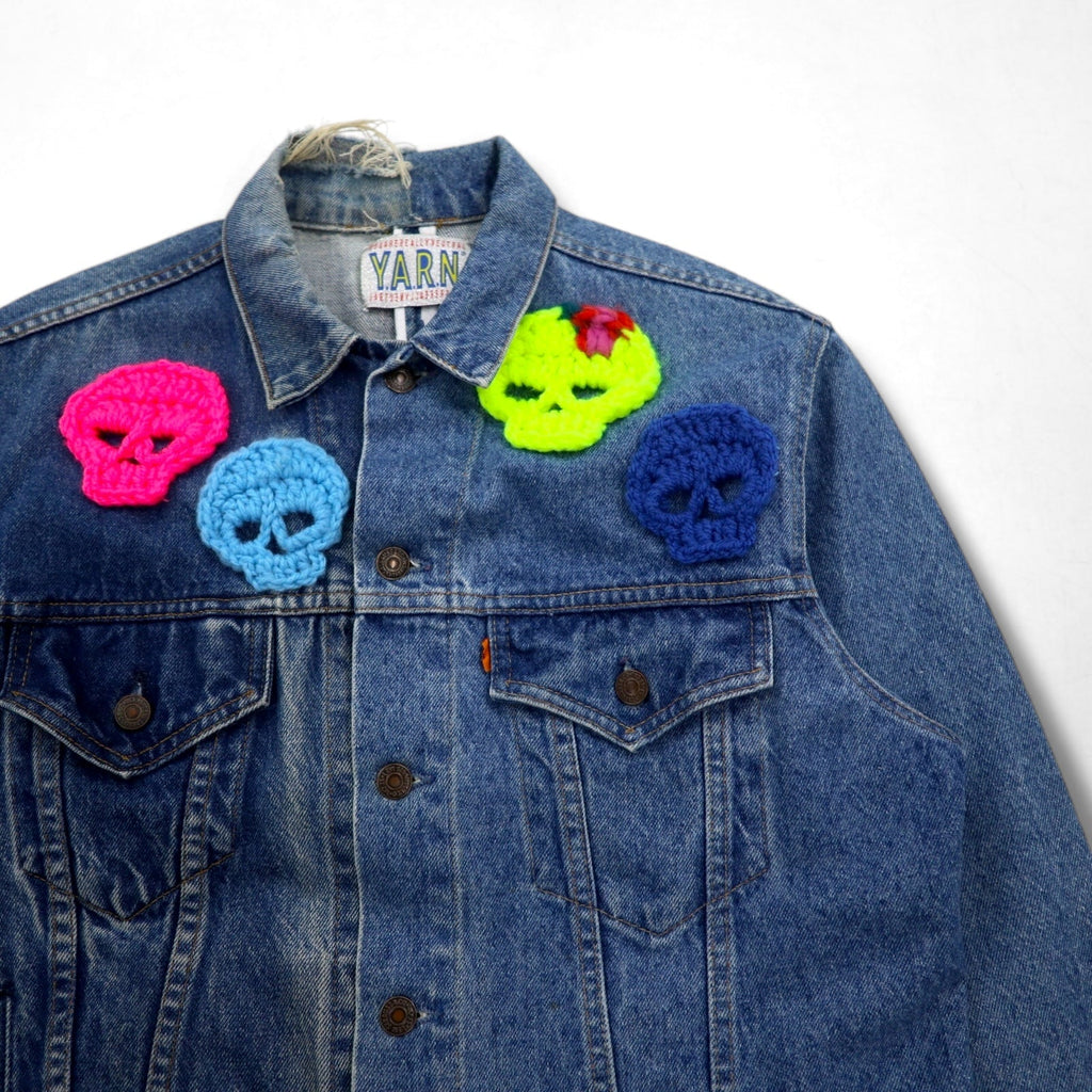 Y.A.R.N. × 90s Levi's Orange Tab 75505 Rielaborazione Ricostruzione Maglione Teschio Giacca di Jeans Maglione Teschio Giacca di Jeans Giacca trucker L Fatto a mano