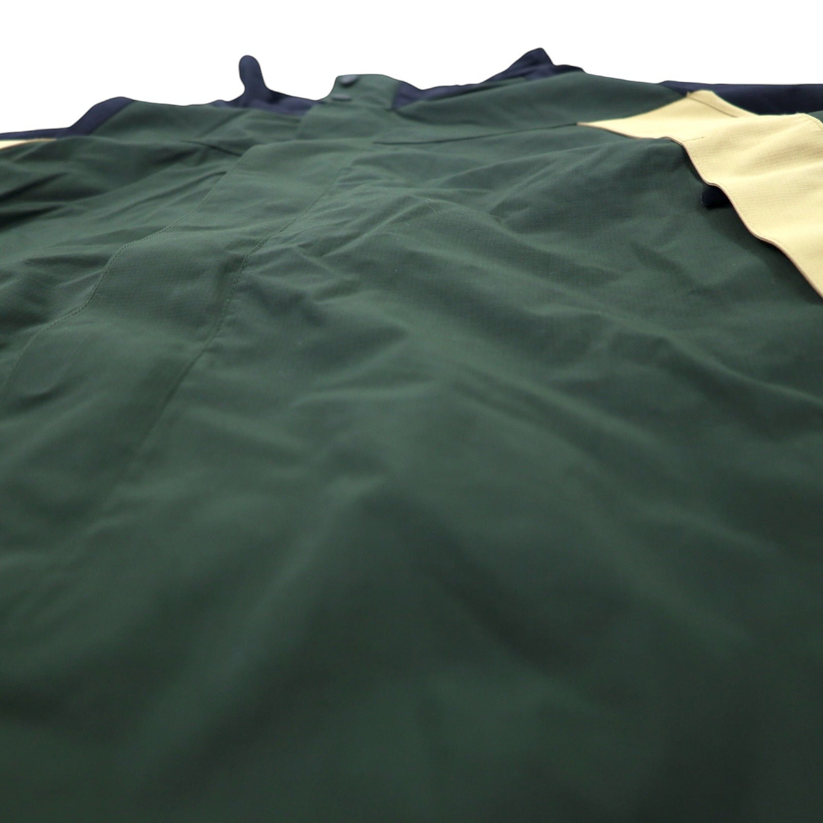 L.L.Bean parka anni '90, taglia XL, color cachi, in nylon impermeabile, con sistema zip-in e etichetta a montagna.