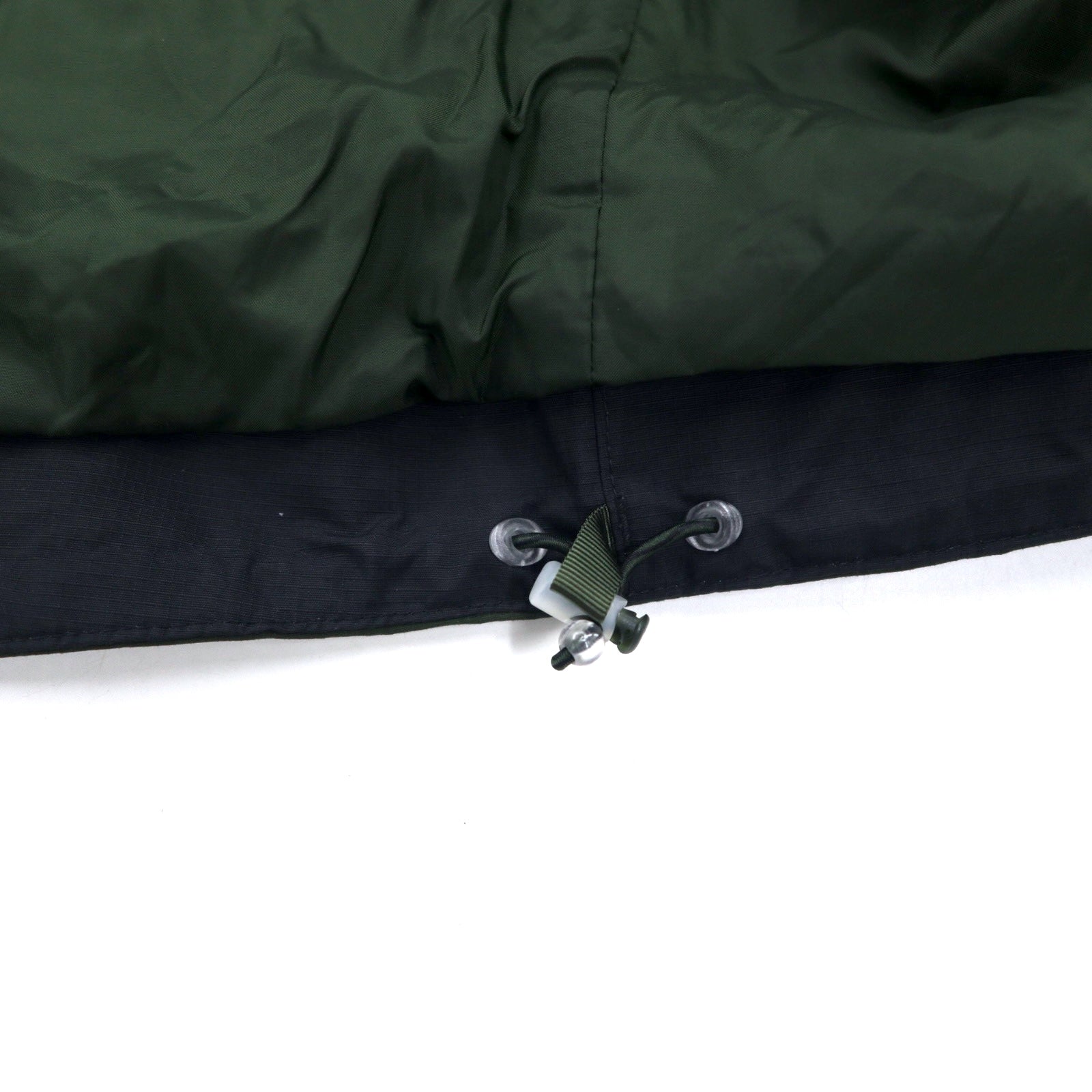 L.L.Bean parka anni '90, taglia XL, color cachi, in nylon impermeabile, con sistema zip-in e etichetta a montagna.