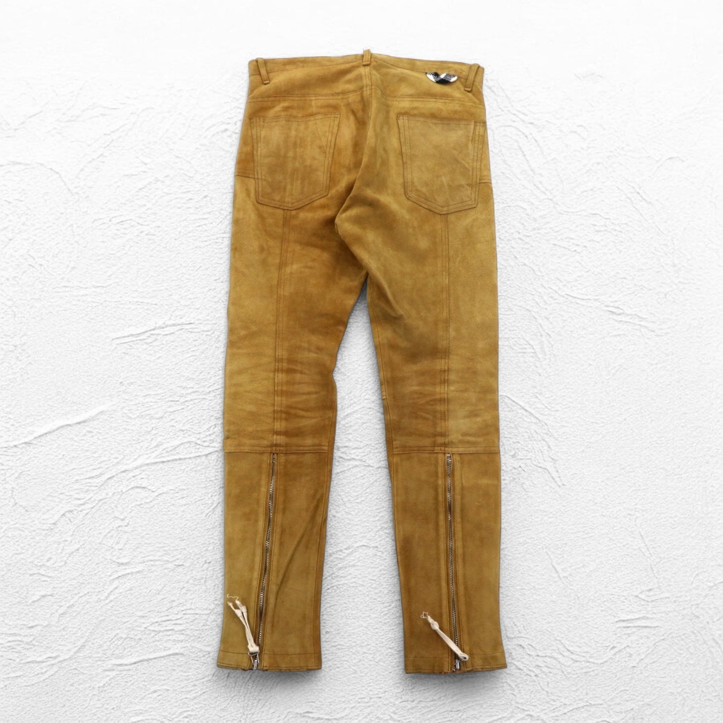 YSTRDY's TMRRW Pantaloni in camoscio SLIM LEG RUNAWAY SUEDE PANTS M Giallo Beige Pelle bovina Spacco con cerniera Fabbricato in Giappone