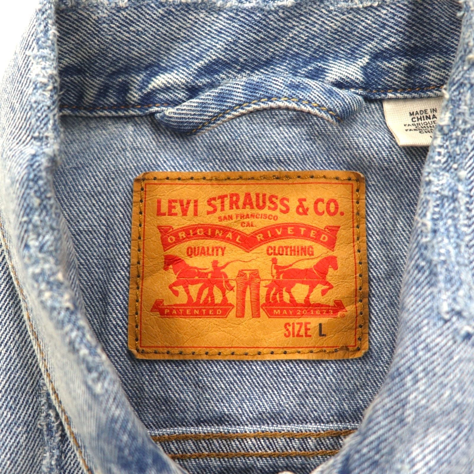 Giacca di jeans Levi's con effetto distressed, tipo 4th, giubbotto trucker, taglia L, colore indaco/blu